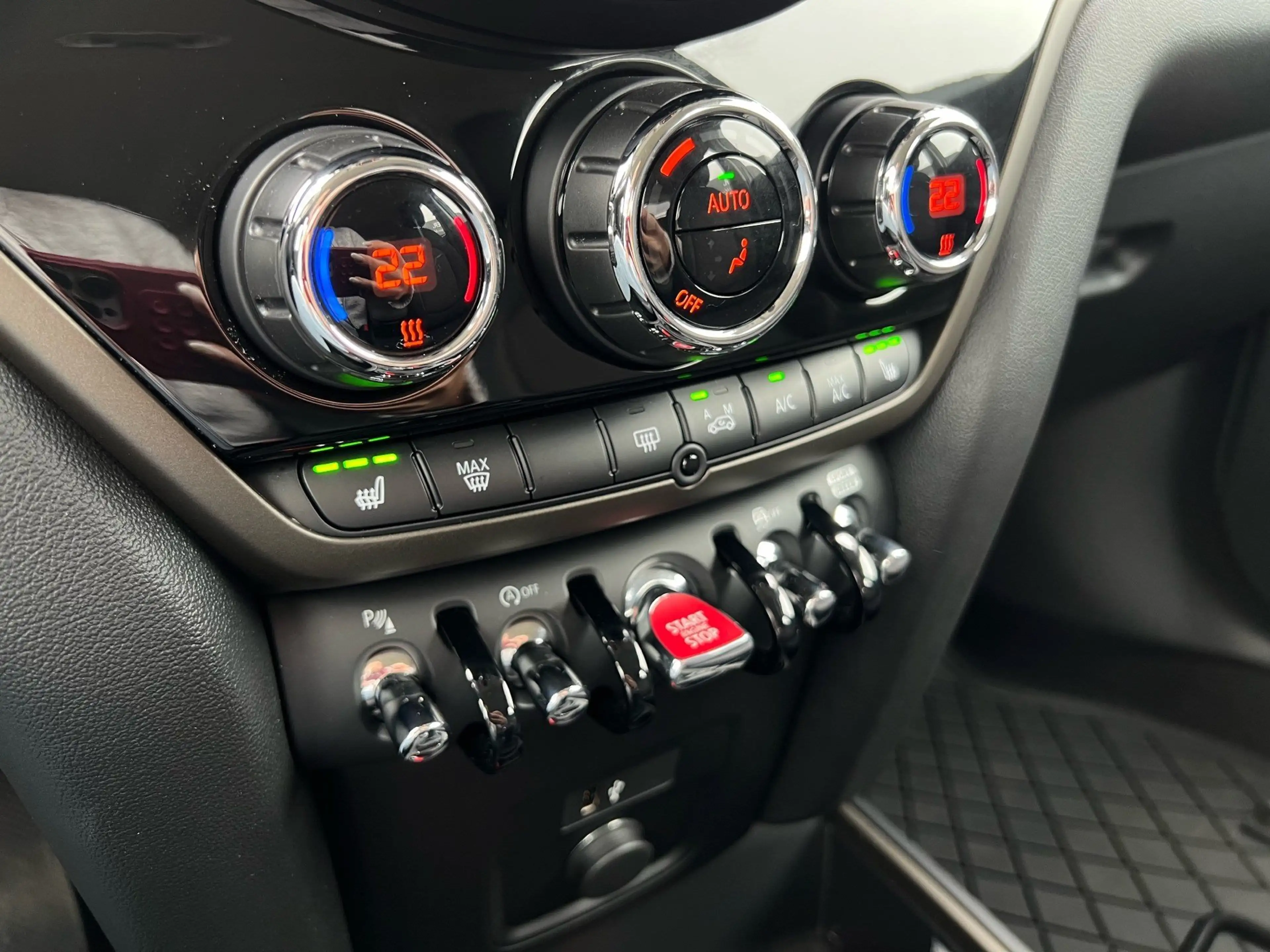 MINI Cooper Countryman DAB RFK Navi Tempomat Shz LED — photo 19