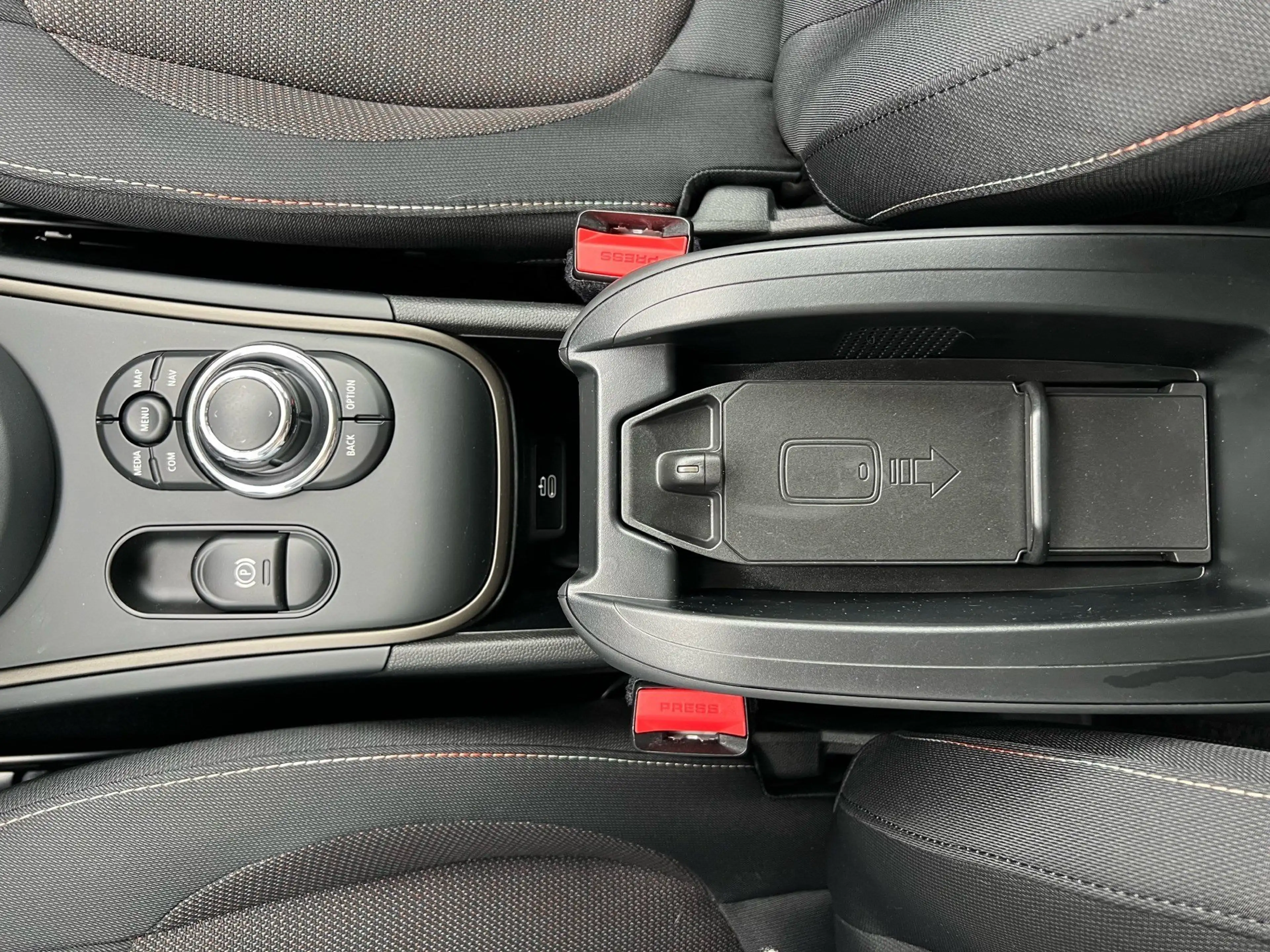 MINI Cooper Countryman DAB RFK Navi Tempomat Shz LED — photo 21