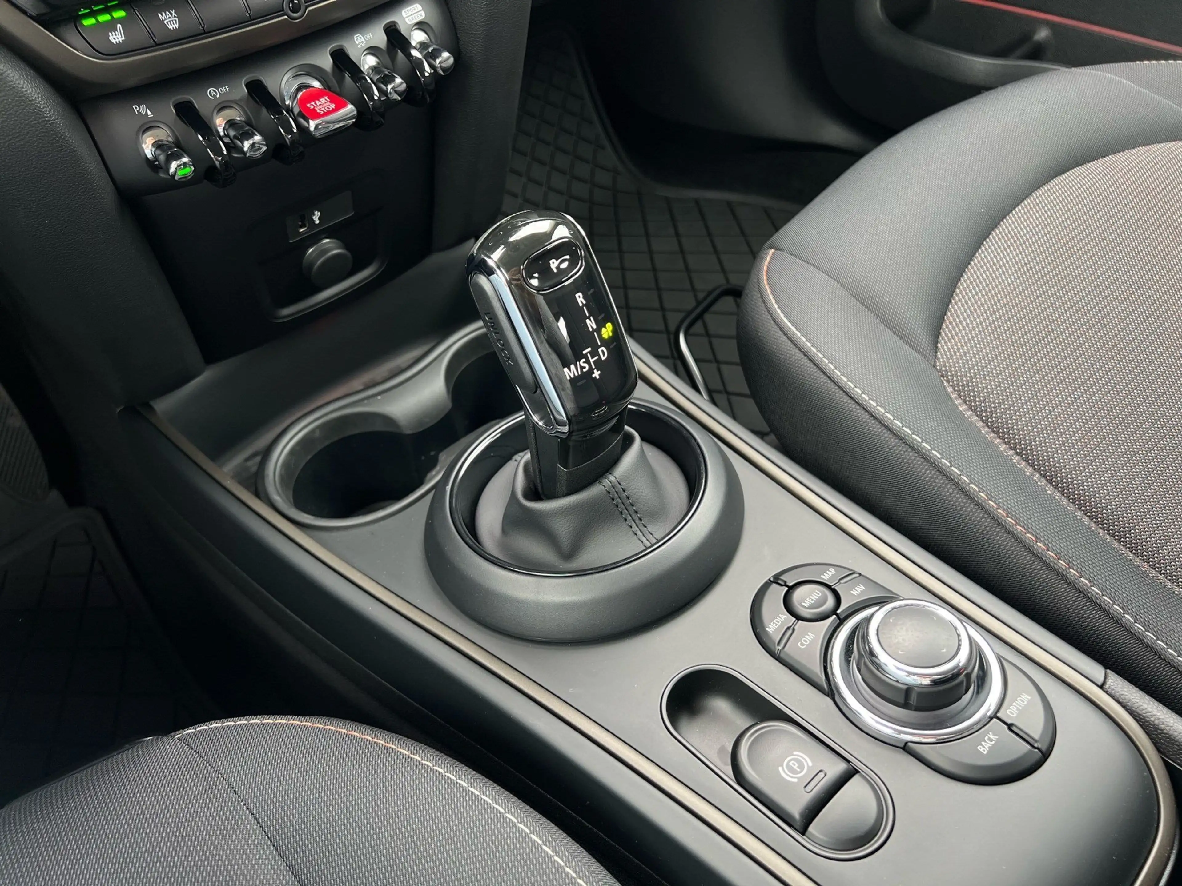 MINI Cooper Countryman DAB RFK Navi Tempomat Shz LED — photo 13