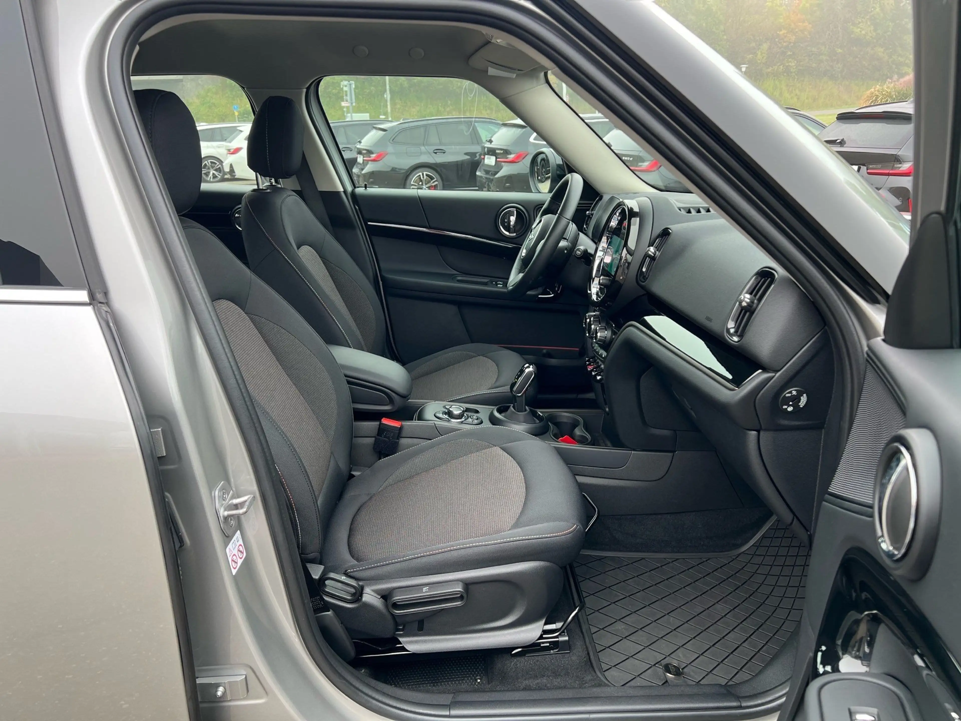 MINI Cooper Countryman DAB RFK Navi Tempomat Shz LED — photo 25