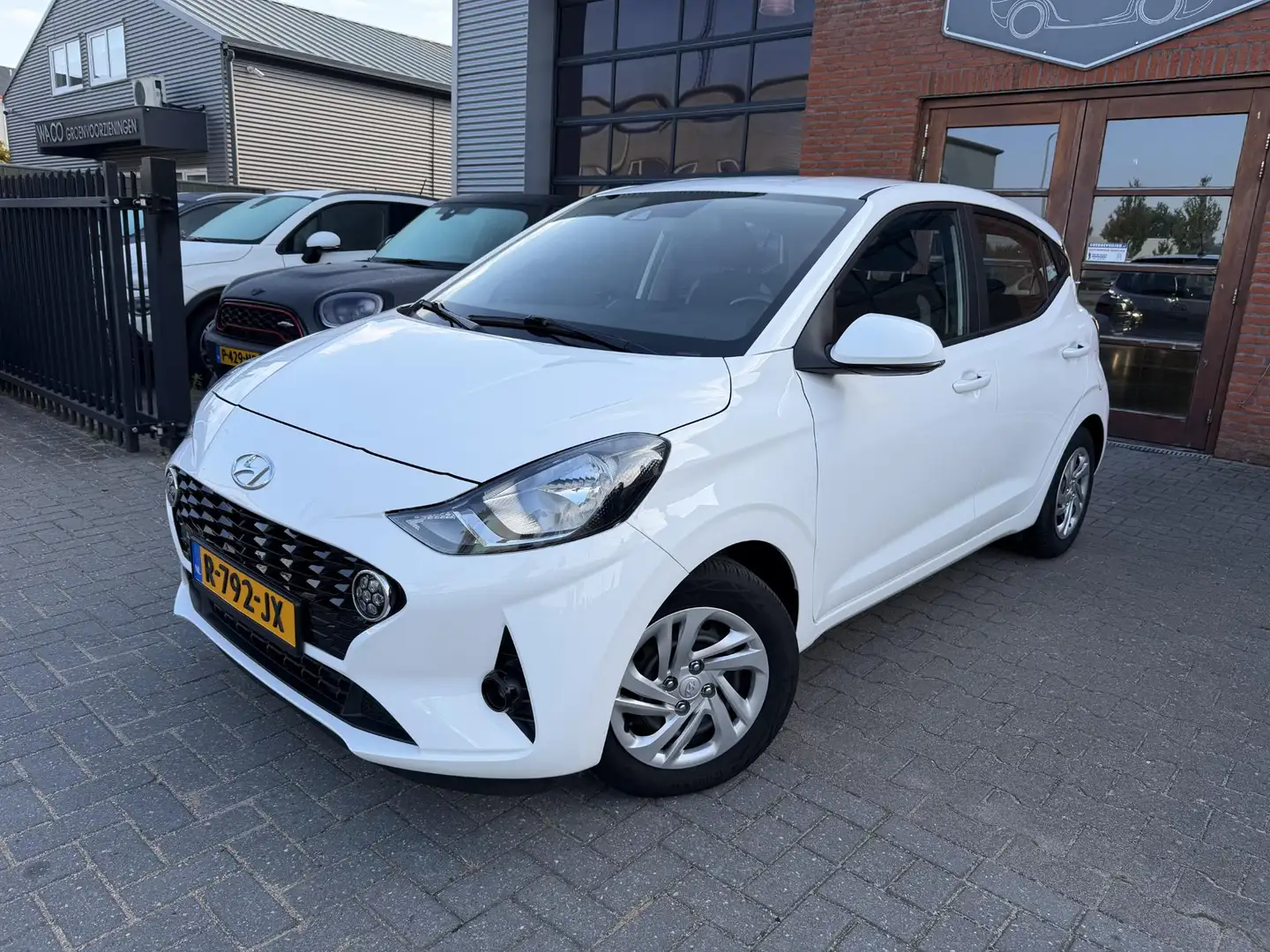 Hyundai i10 1.0 Comfort 5-zits | Automaat | NAP | Carplay | Af Blanc - 1