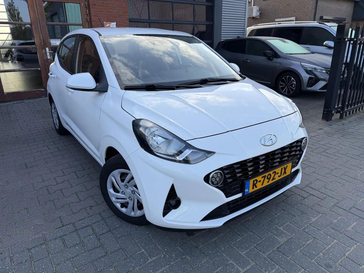 Hyundai i10 1.0 Comfort 5-zits | Automaat | NAP | Carplay | Af Blanc - 2