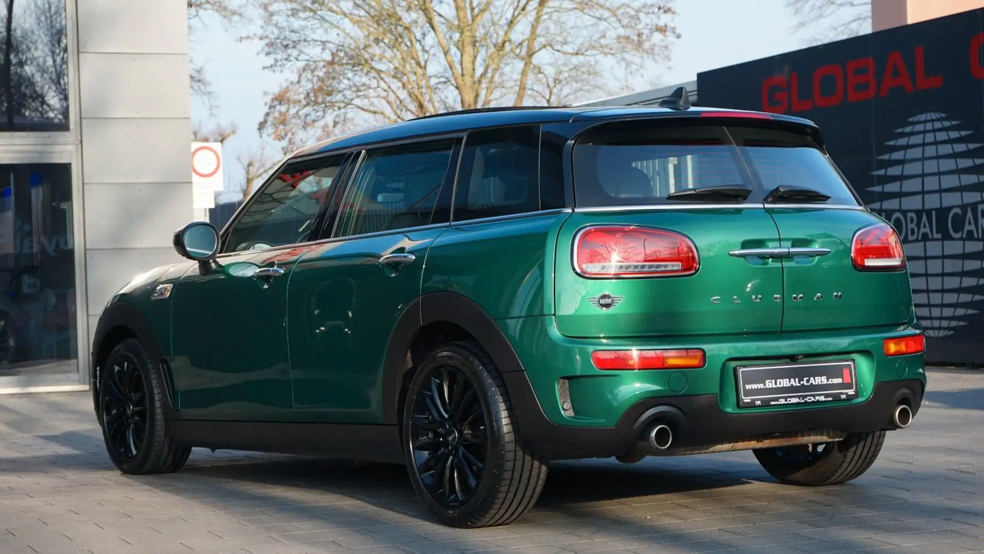 MINI Cooper S Clubman COOPER S CLUBMAN ALL4 CLASSIC TRIM*PANO*HUD* Vert - 2