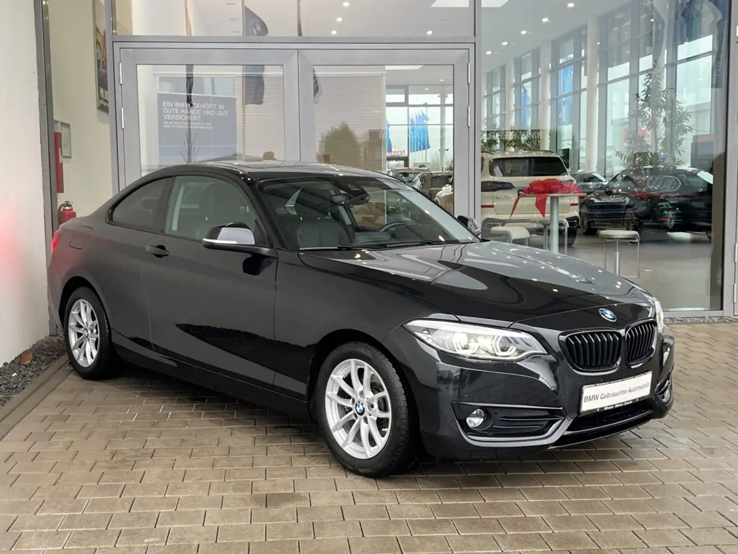 BMW 220 d Coupé Sport Line Navi.H/K.Glasdach.LED.SH Schwarz - 2