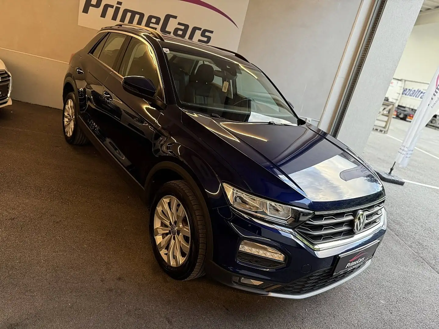 Volkswagen T-Roc 1,6 TDI SCR Design/1.HAND/ACC/SITZHEIZUNG/EINPA... Blau - 2