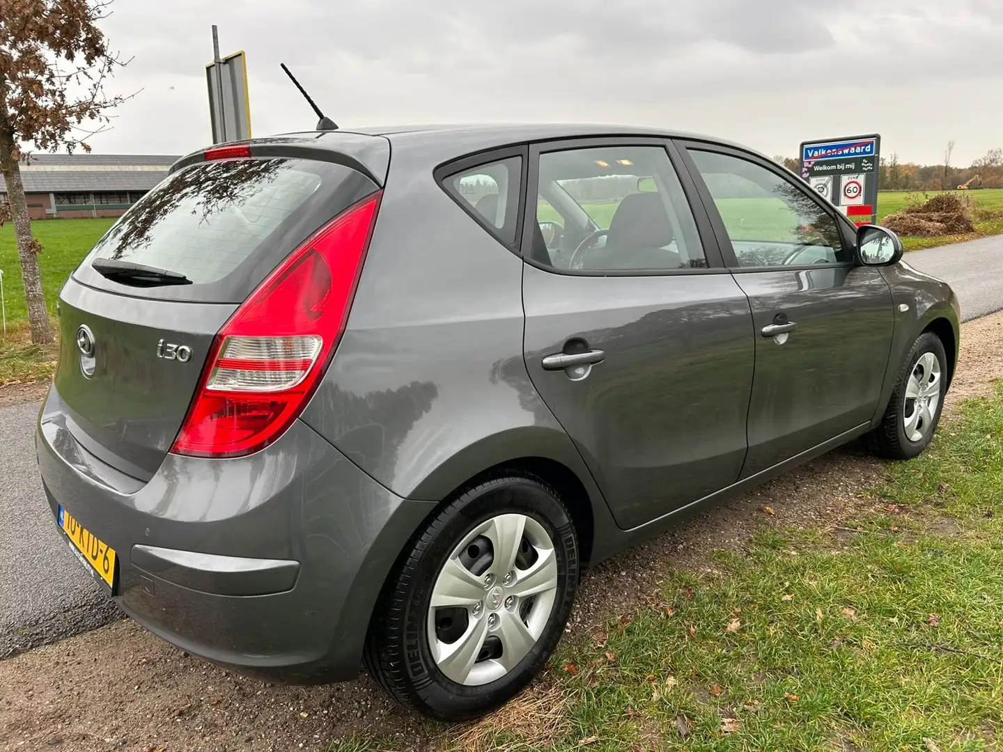 Hyundai i30 1.6i Dynamic dealer onderh. 1ste eigenaar Grau - 2
