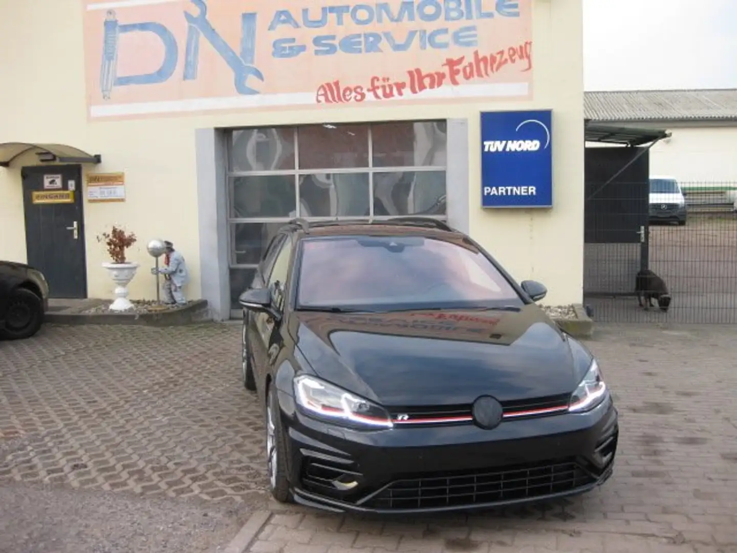 Volkswagen Golf R R 2.0 TSI OPF 4Motion DSG Schwarz - 2
