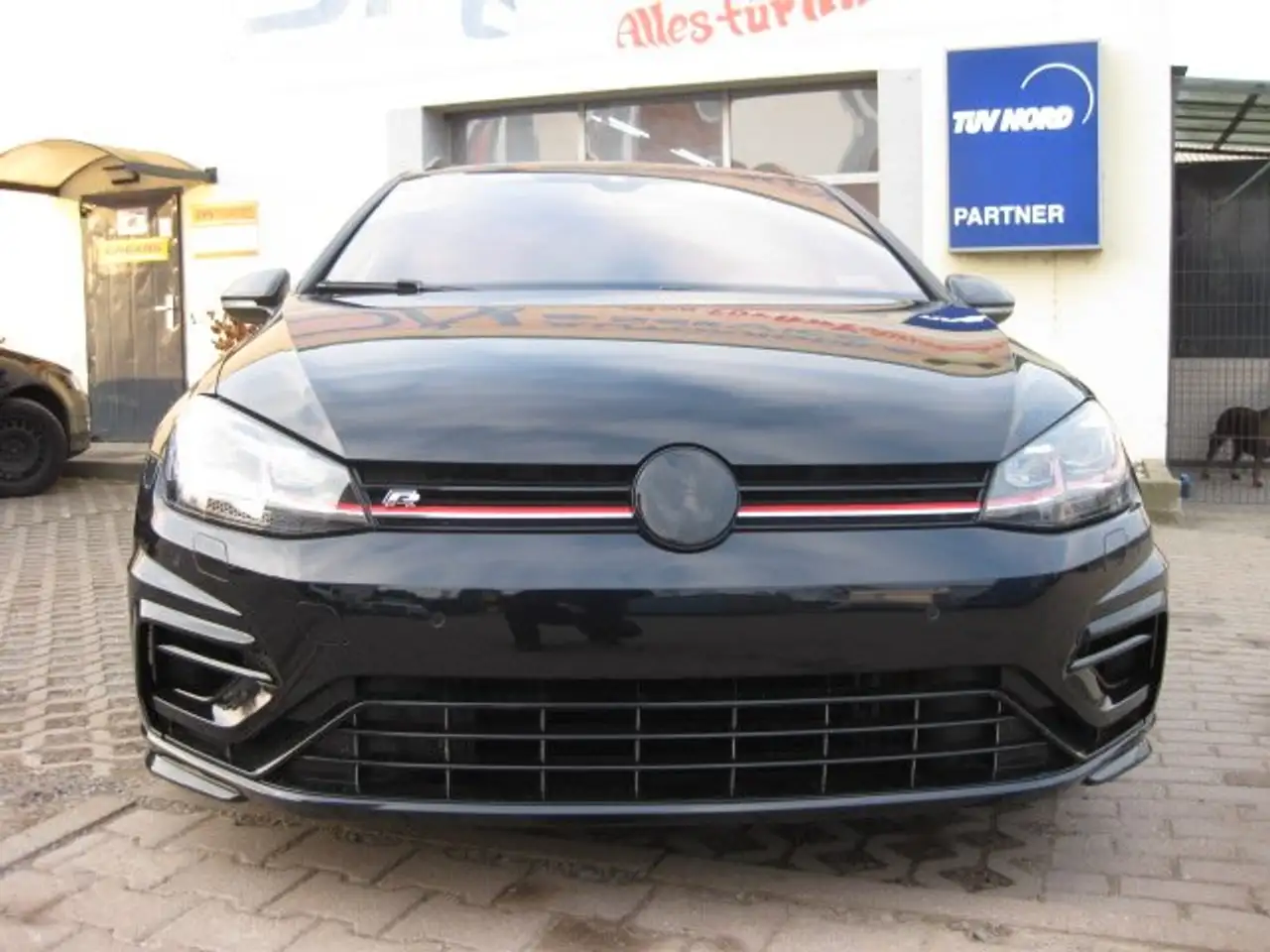 Volkswagen Golf R