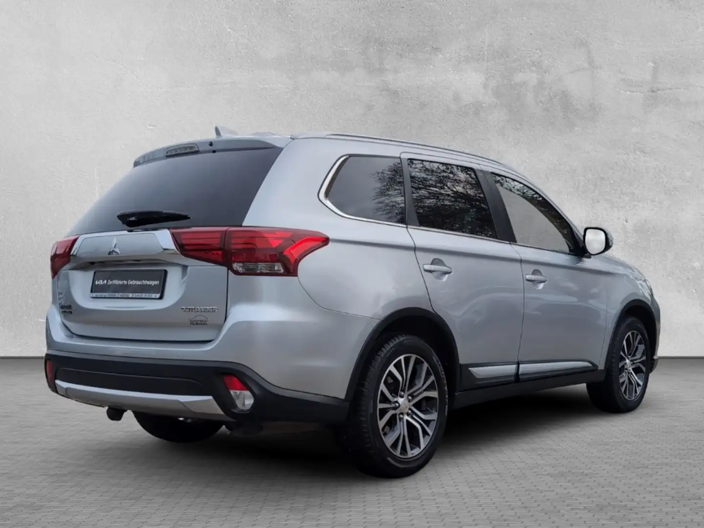 Mitsubishi Outlander EDITION 100 2,0l MIVEC 2WD CVT KAMERA BLUETOOTH Argent - 2