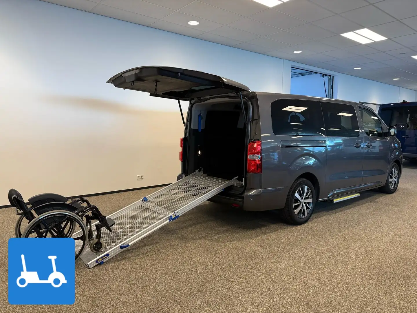 Toyota Proace L2H1 Dubbele Cabine (MARGE) Incl. oprijplatform Grijs - 2