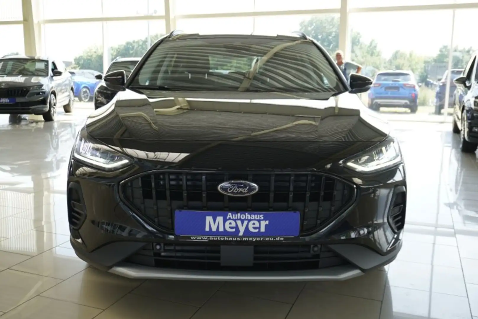 Ford Focus Active X 1,0 155PS aAHK/Navi/Kamera/Winterp.     * Schwarz - 2