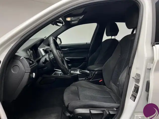 BMW 1 Series view 7