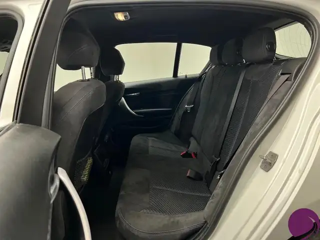 BMW 1 Series view 8