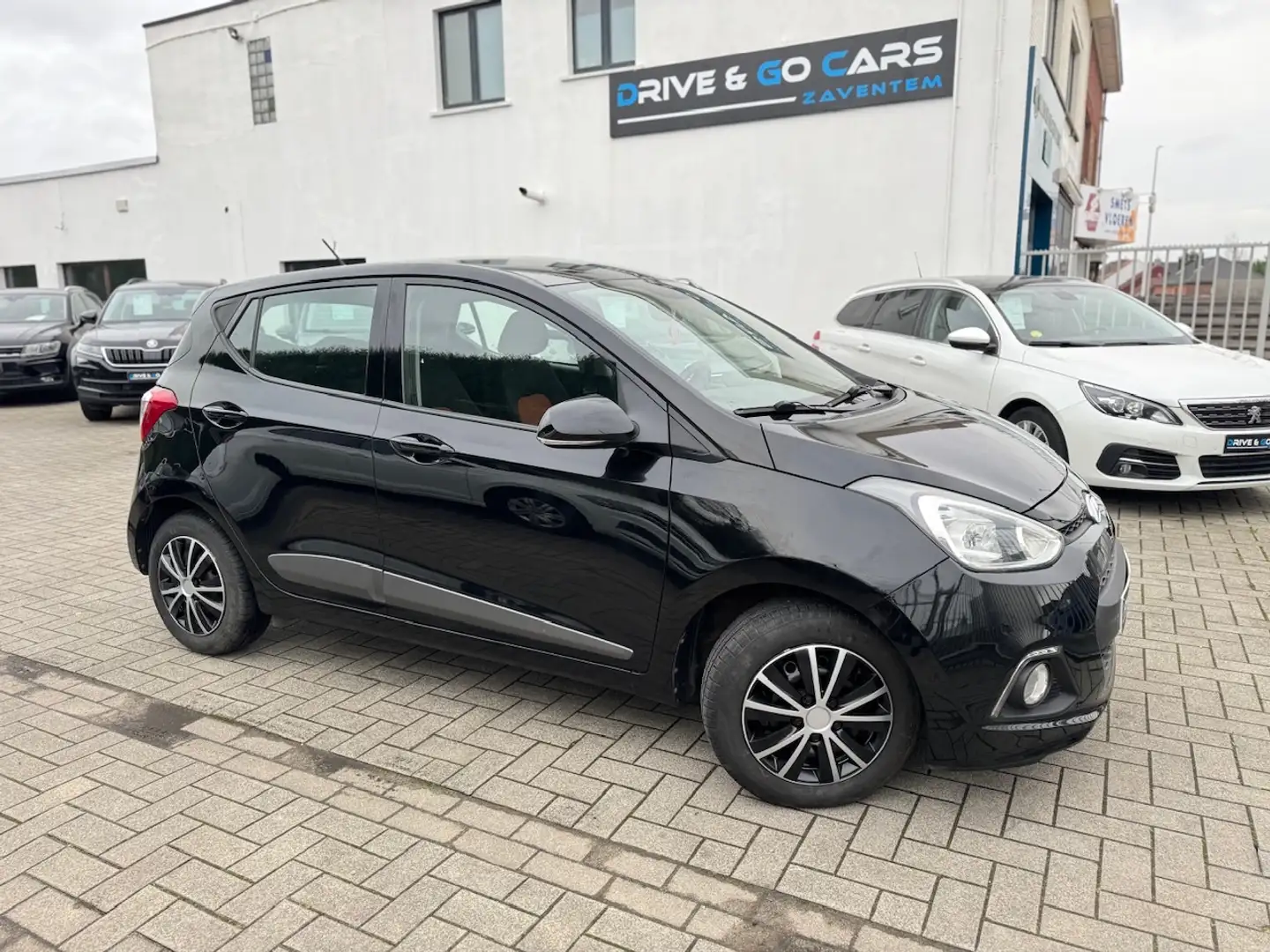 Hyundai i10 1.0i / Pakeersenoren / Cruis control * GARANTIE * Zwart - 1