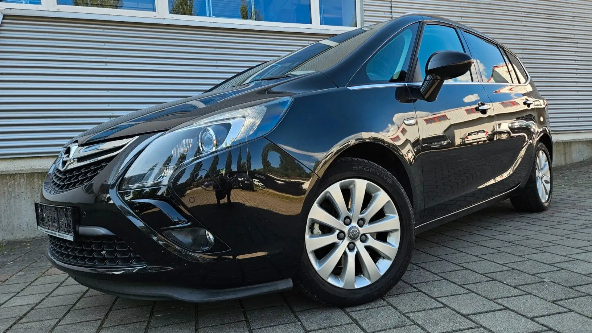 Opel Zafira Tourer Zafira 2.0CDTI+7SITZE+GARANTIE+TÜV+NAVI+AHK+PARK Noir - 1