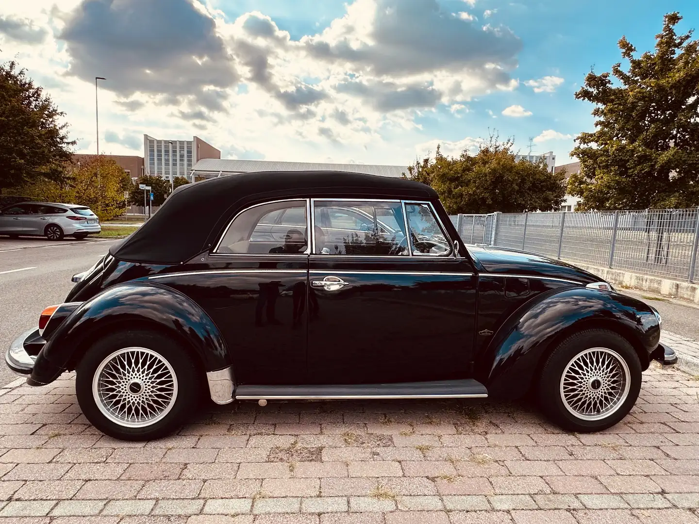 Volkswagen Maggiolino Karmann Zwart - 2