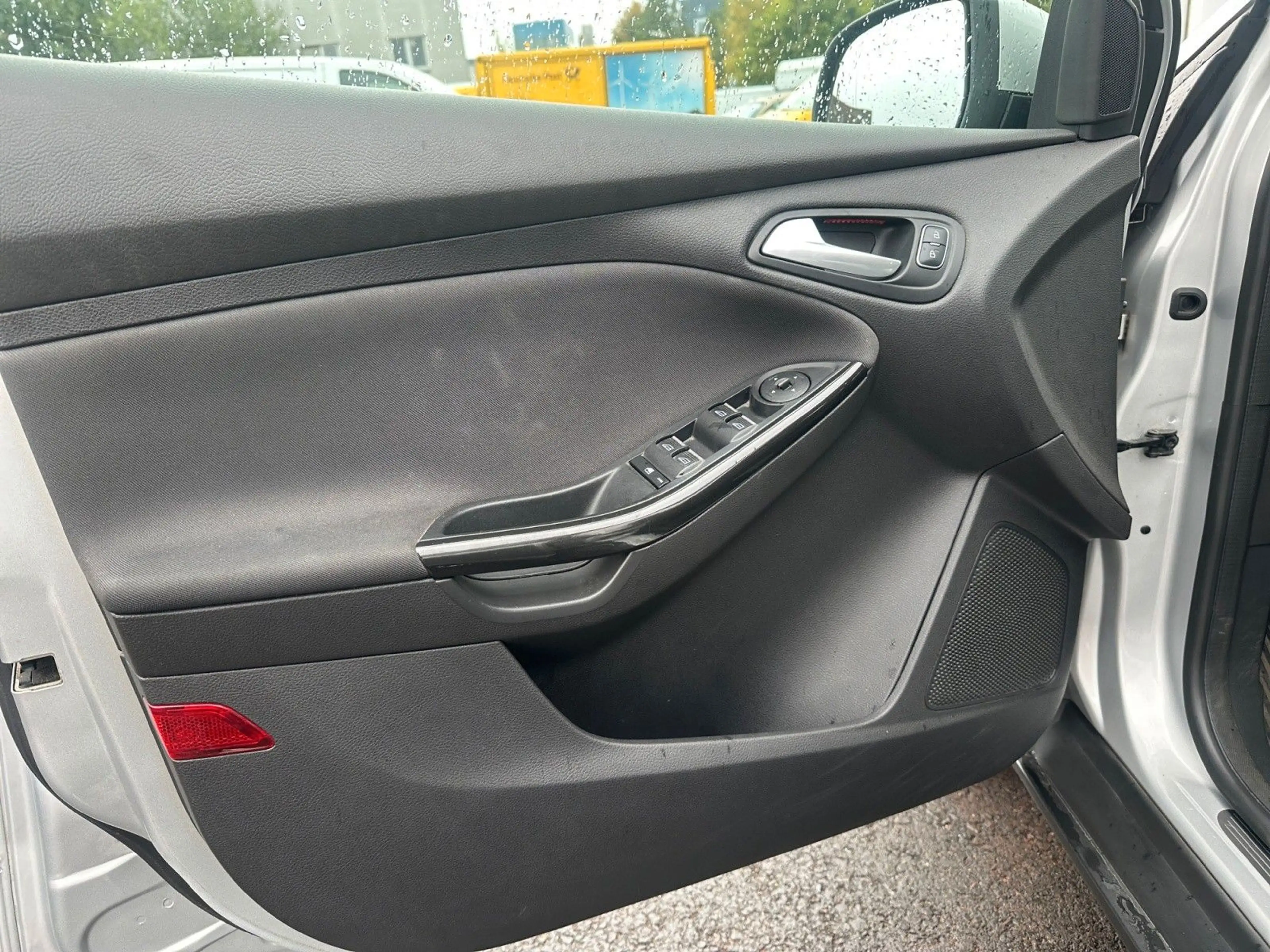 Ford Focus Turnier 1.5l*Titanium*PDC* — photo 11