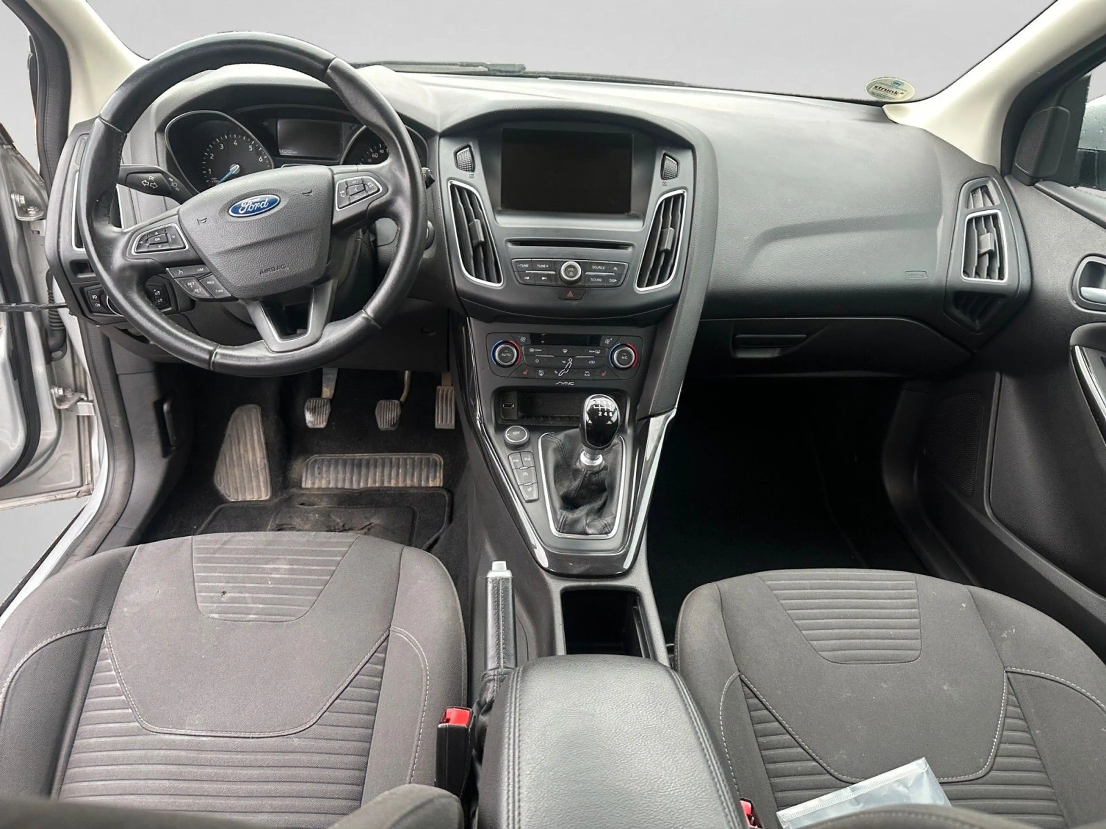 Ford Focus Turnier 1.5l*Titanium*PDC* — photo 14