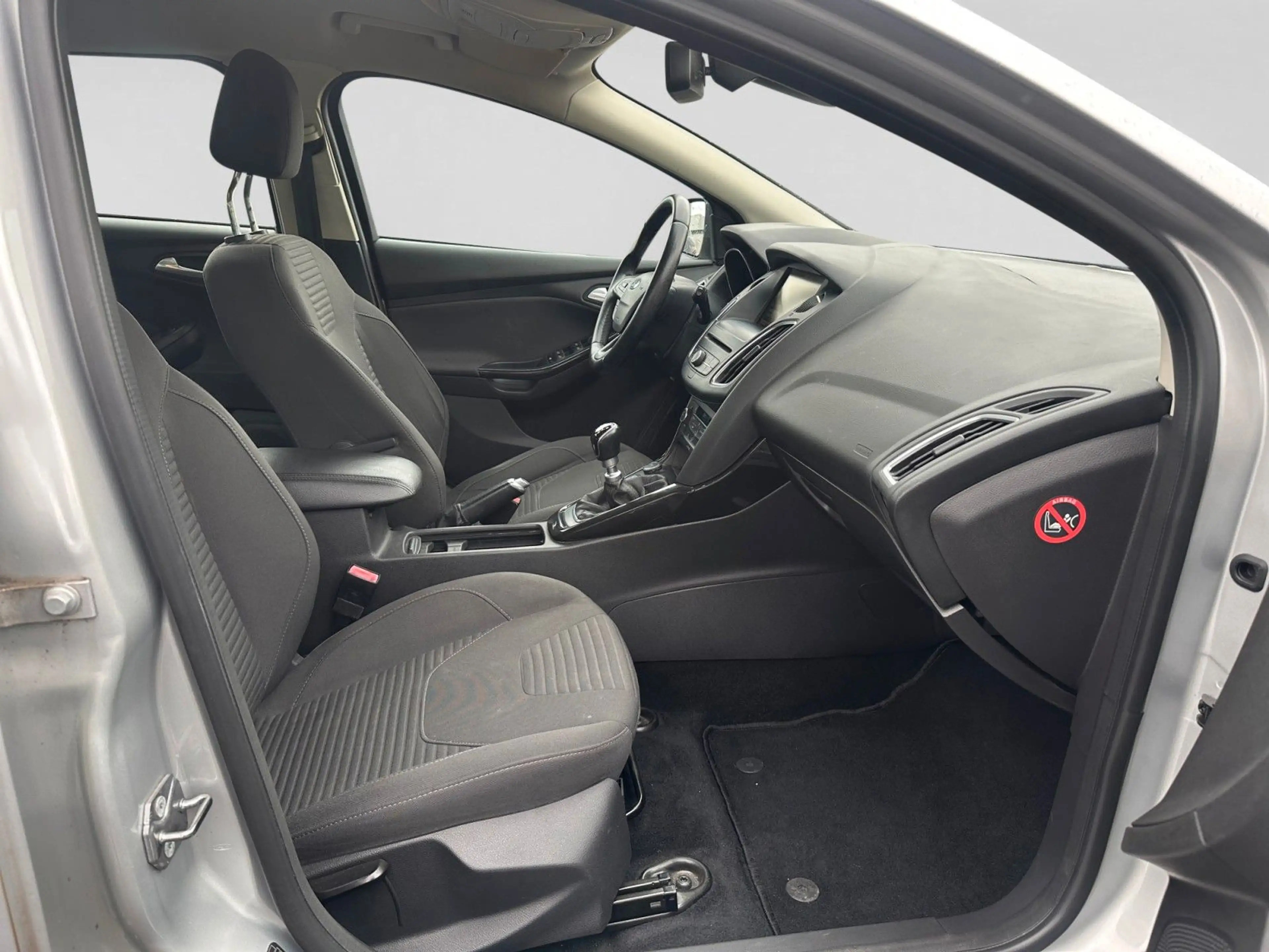 Ford Focus Turnier 1.5l*Titanium*PDC* — photo 13