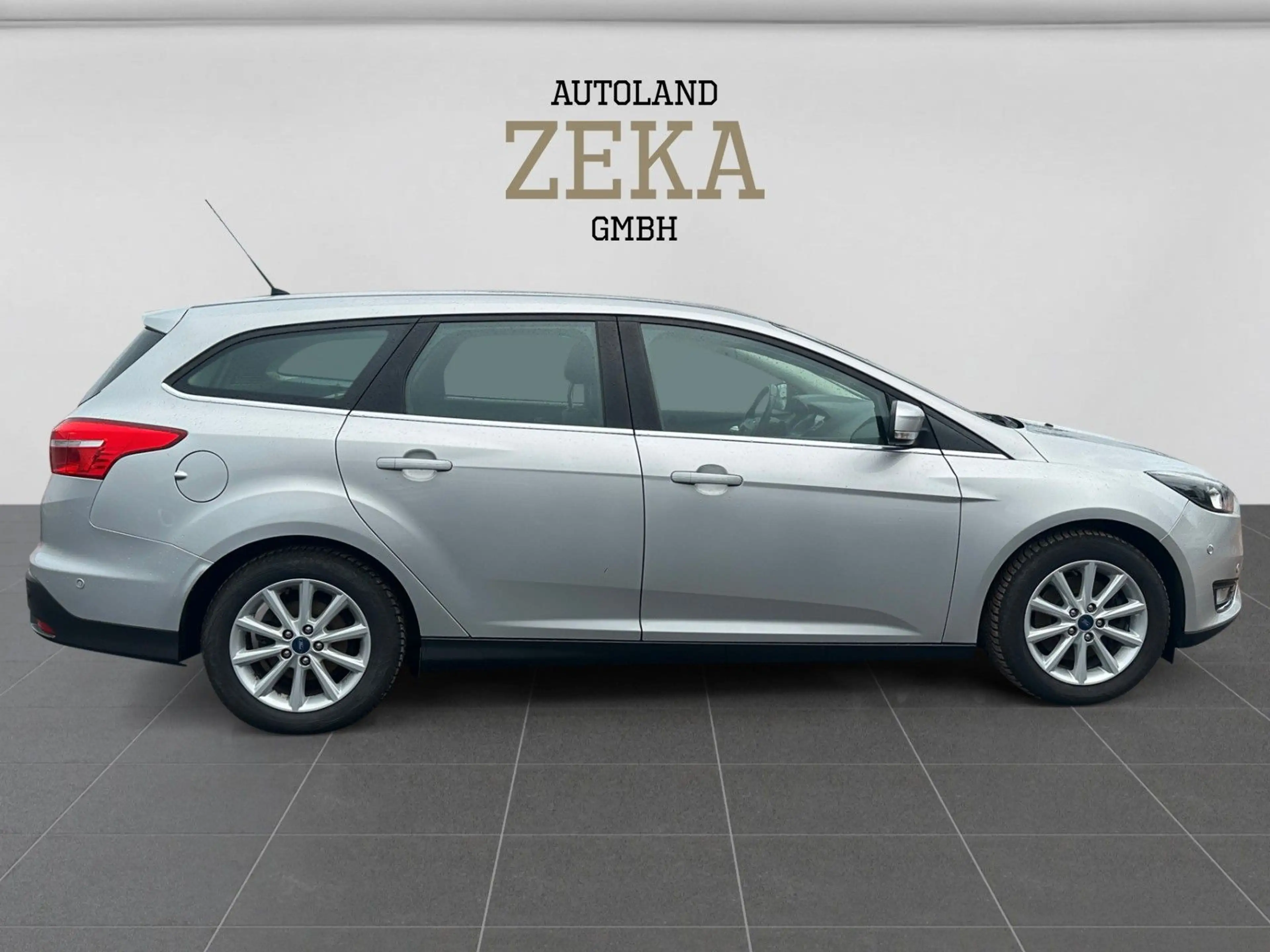 Ford Focus Turnier 1.5l*Titanium*PDC* — photo 4