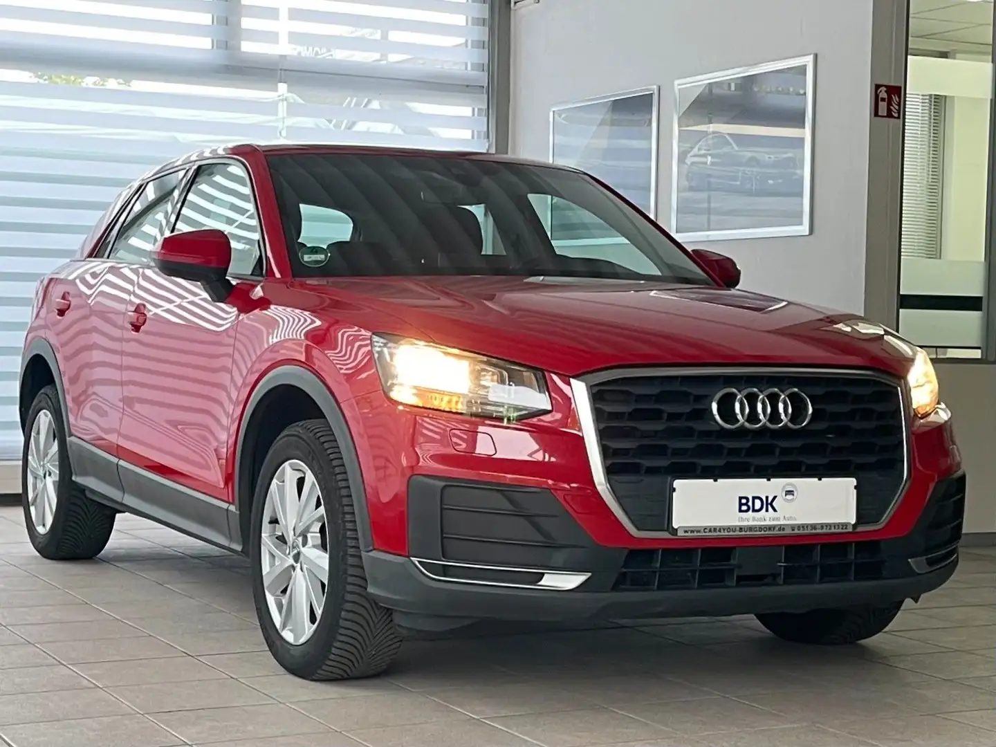 Audi Q2 Automatik Navi ACC Rot - 1