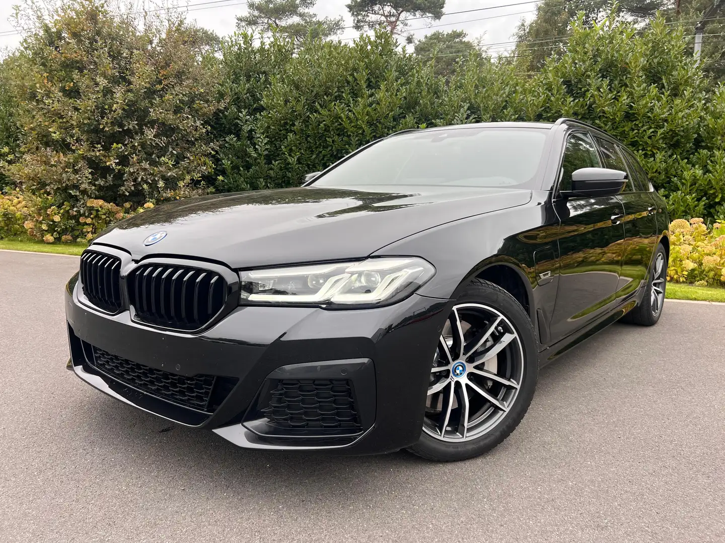 BMW 530 530e xDrive Touring M-SPORT Negro - 1