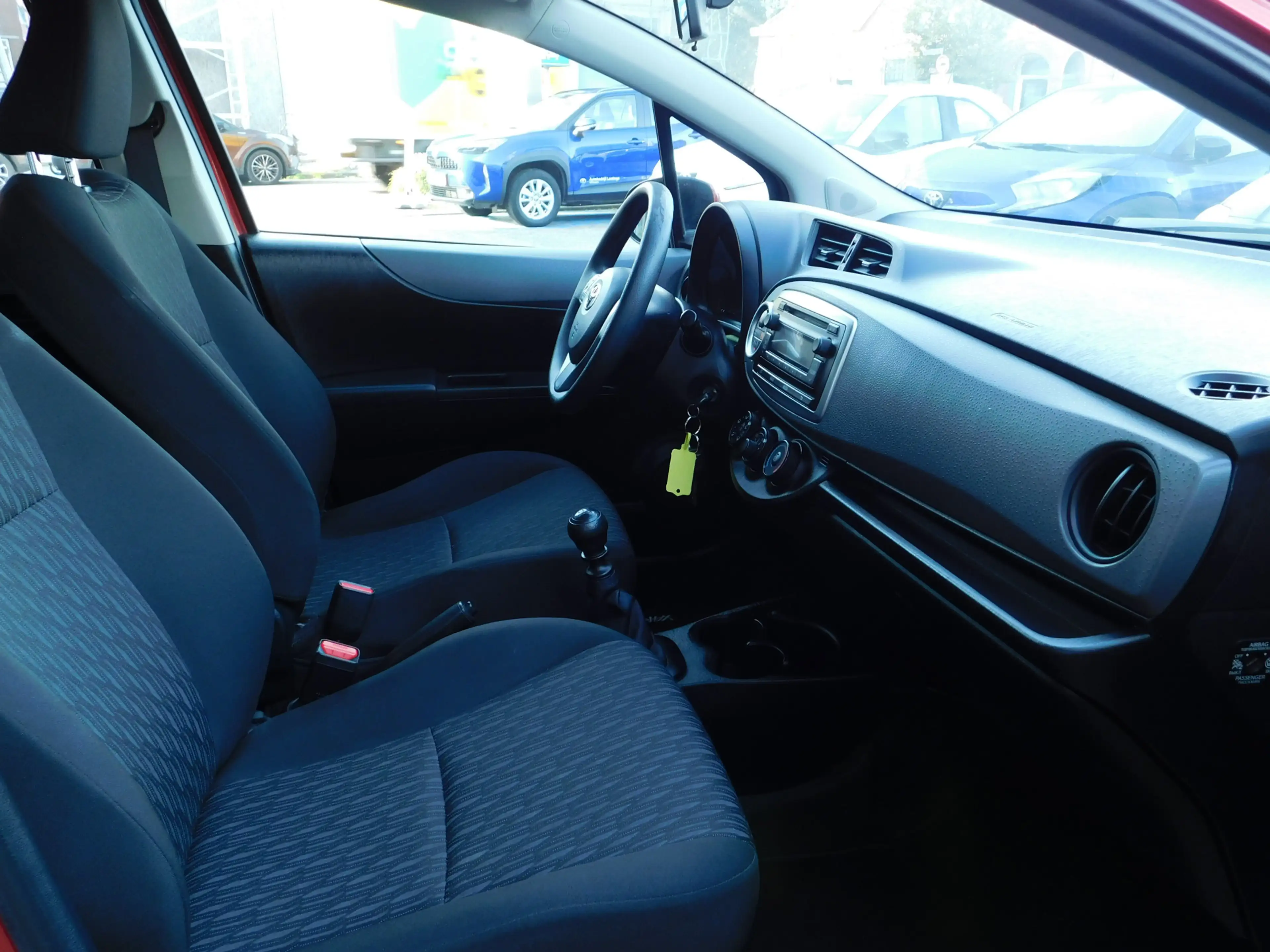 Toyota Yaris 1.3 VVT-i Now — photo 11