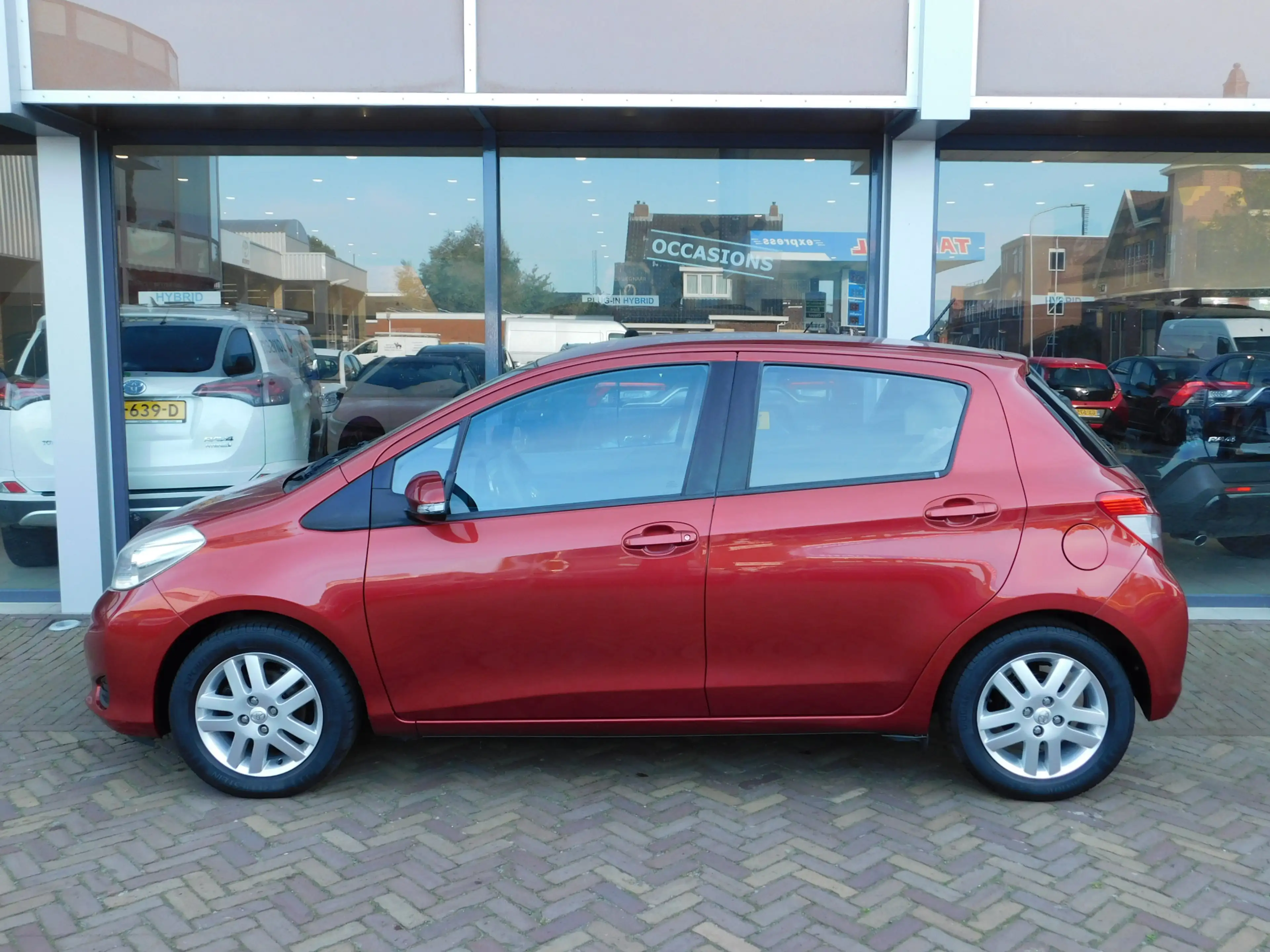 Toyota Yaris 1.3 VVT-i Now — photo 4