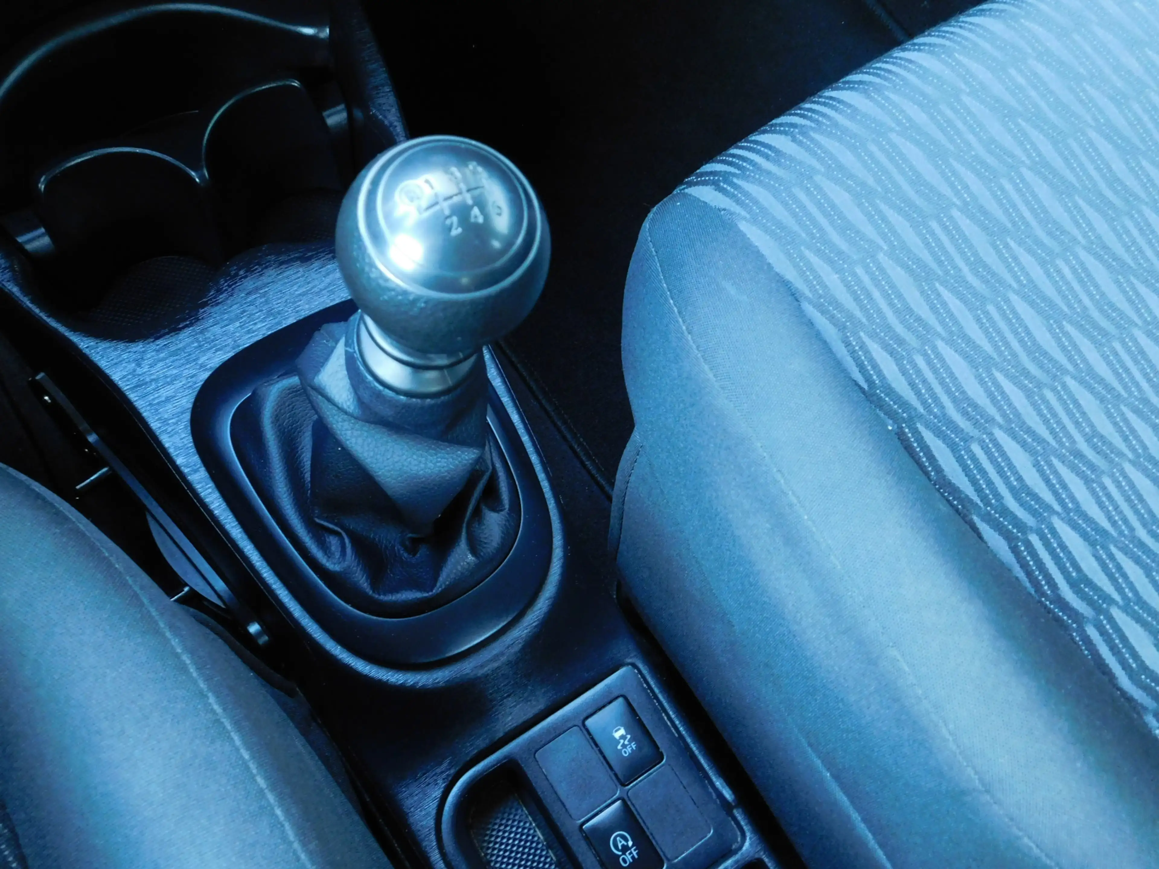 Toyota Yaris 1.3 VVT-i Now — photo 13