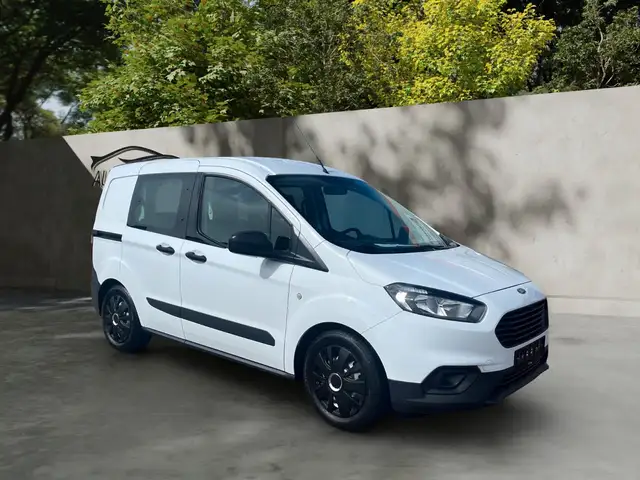 Ford Transit Courier /1.Hand/Euro6/Diesel/Klima