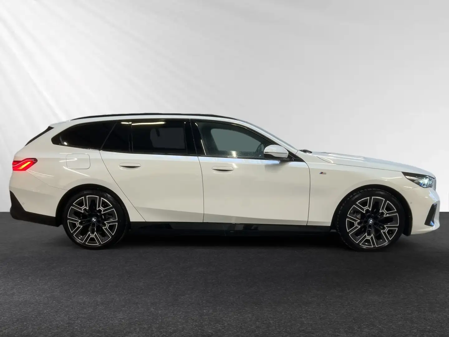 BMW 550 e xDrive Touring M Sport|AHK|Pano|Autobahnass. Alb - 2
