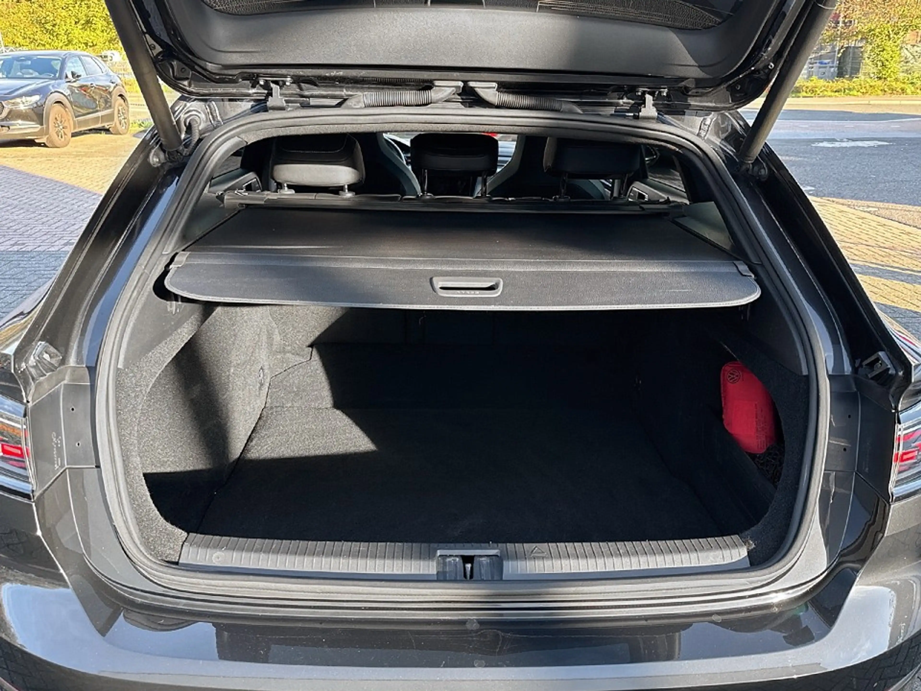 Volkswagen Arteon Shooting Brake 2.0 TDI R-Line — photo 9