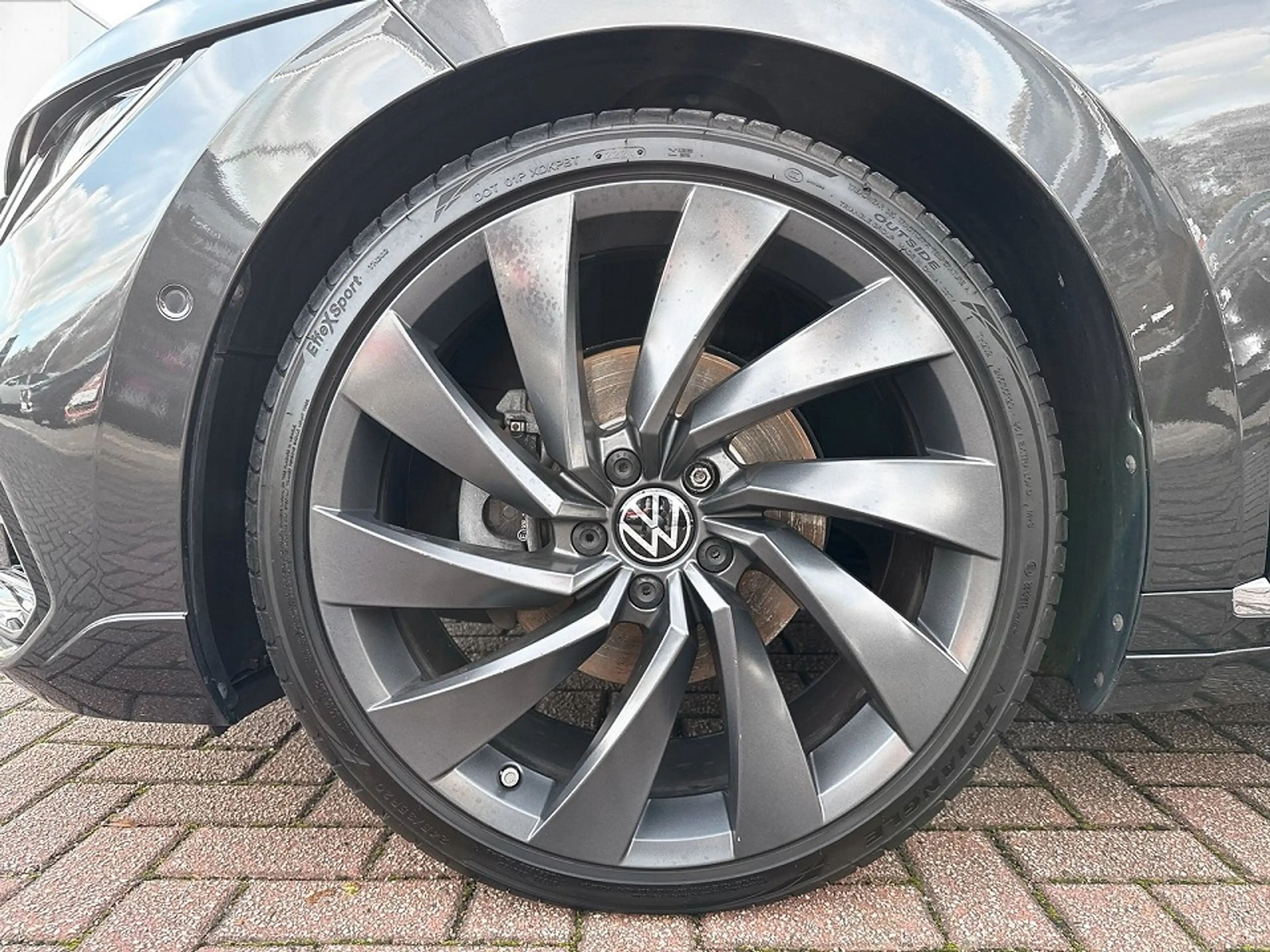 Volkswagen Arteon Shooting Brake 2.0 TDI R-Line — photo 5