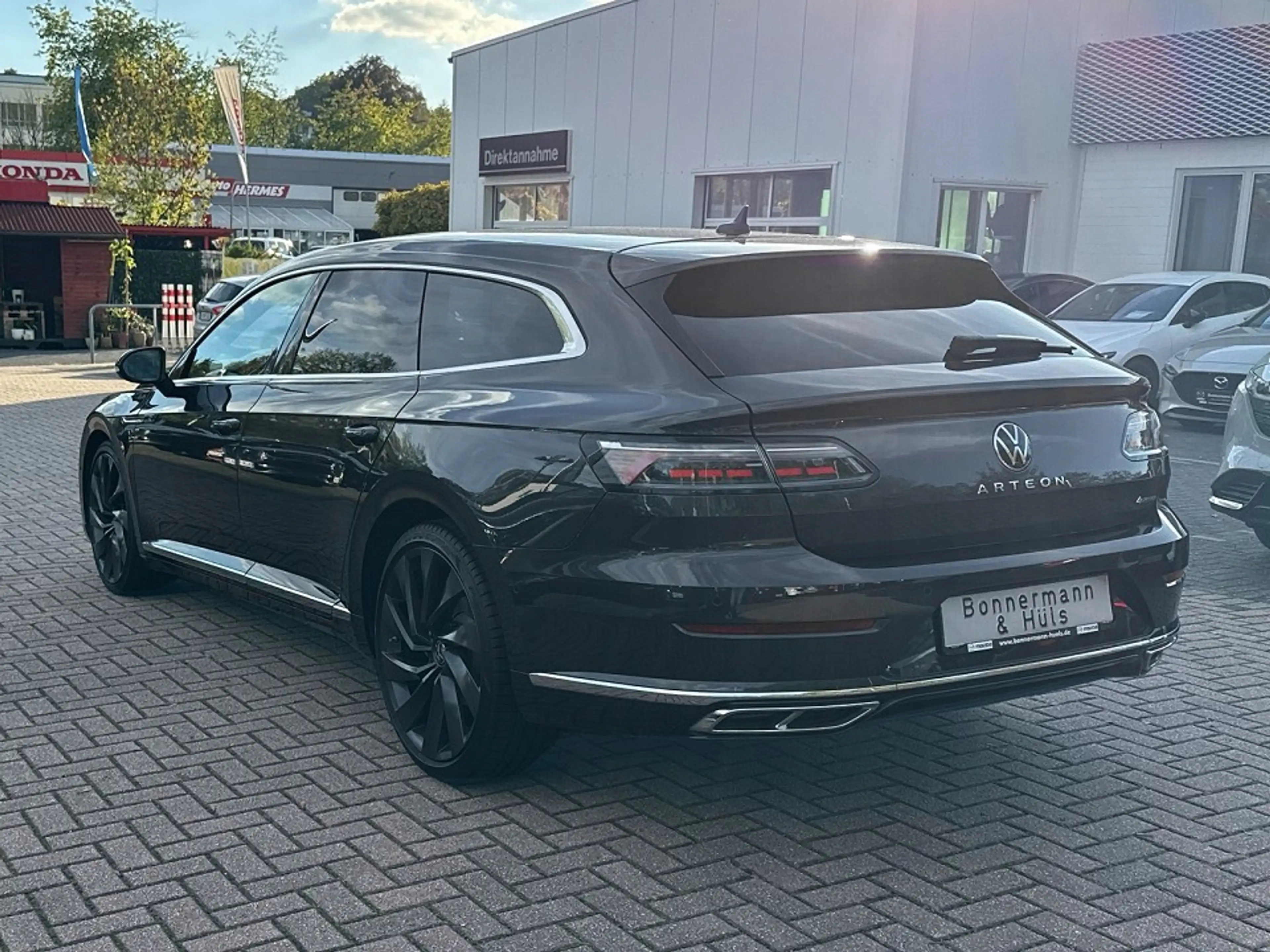 Volkswagen Arteon Shooting Brake 2.0 TDI R-Line — photo 2