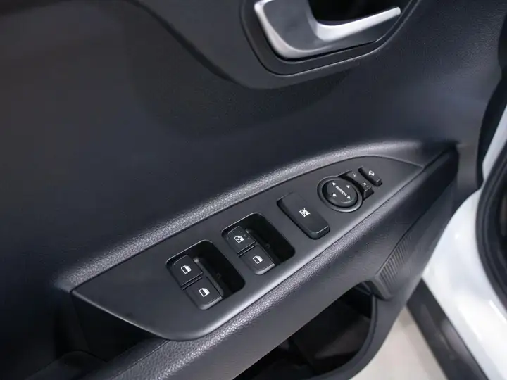 Kia Stonic 2024, foto 10
