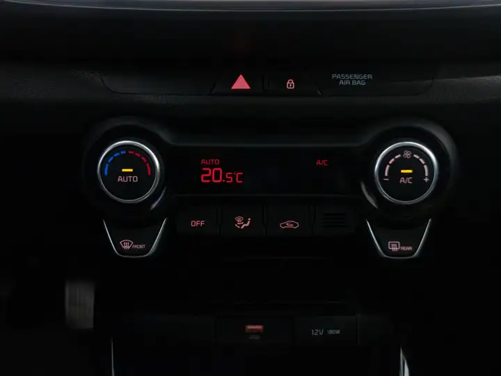 Kia Stonic 2024, foto 17