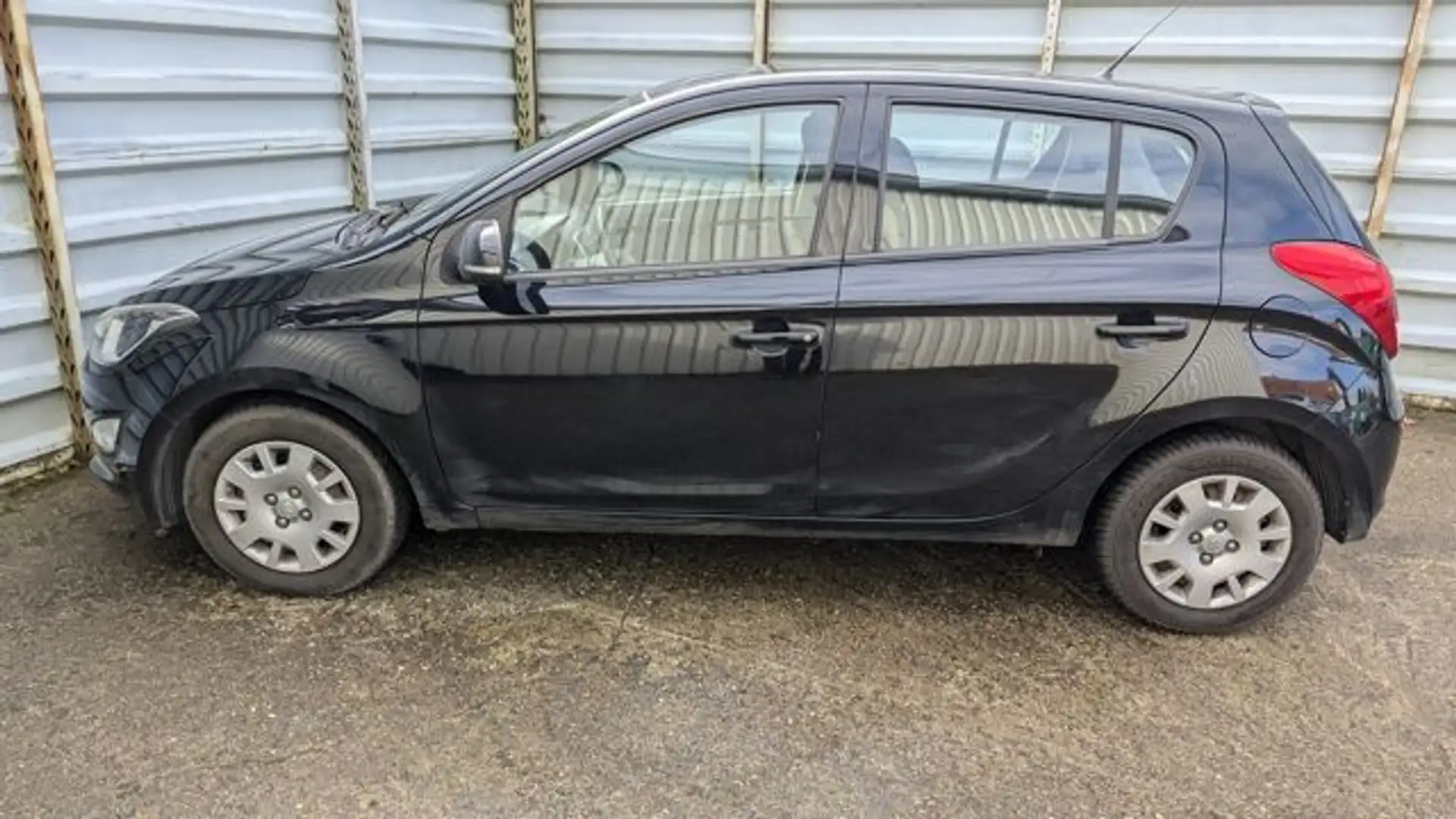 Hyundai i20 *Klimaanlage*4 Türig*Tüv:11/2026* Schwarz - 2