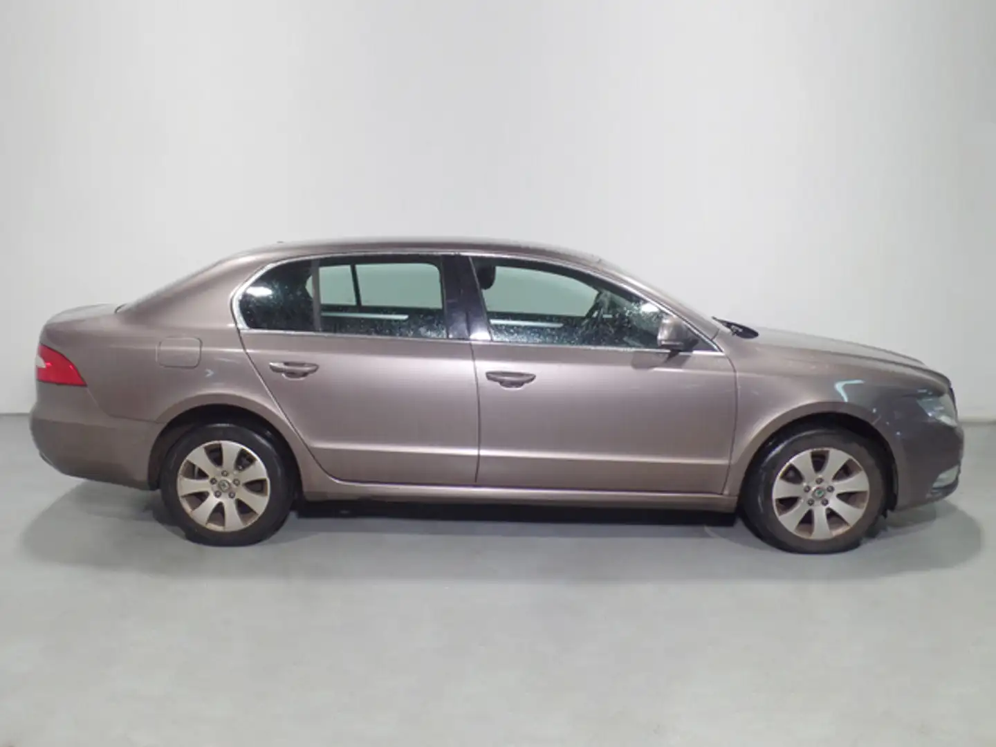 Skoda Superb 1.6TDI CR Ambition Marrón - 2