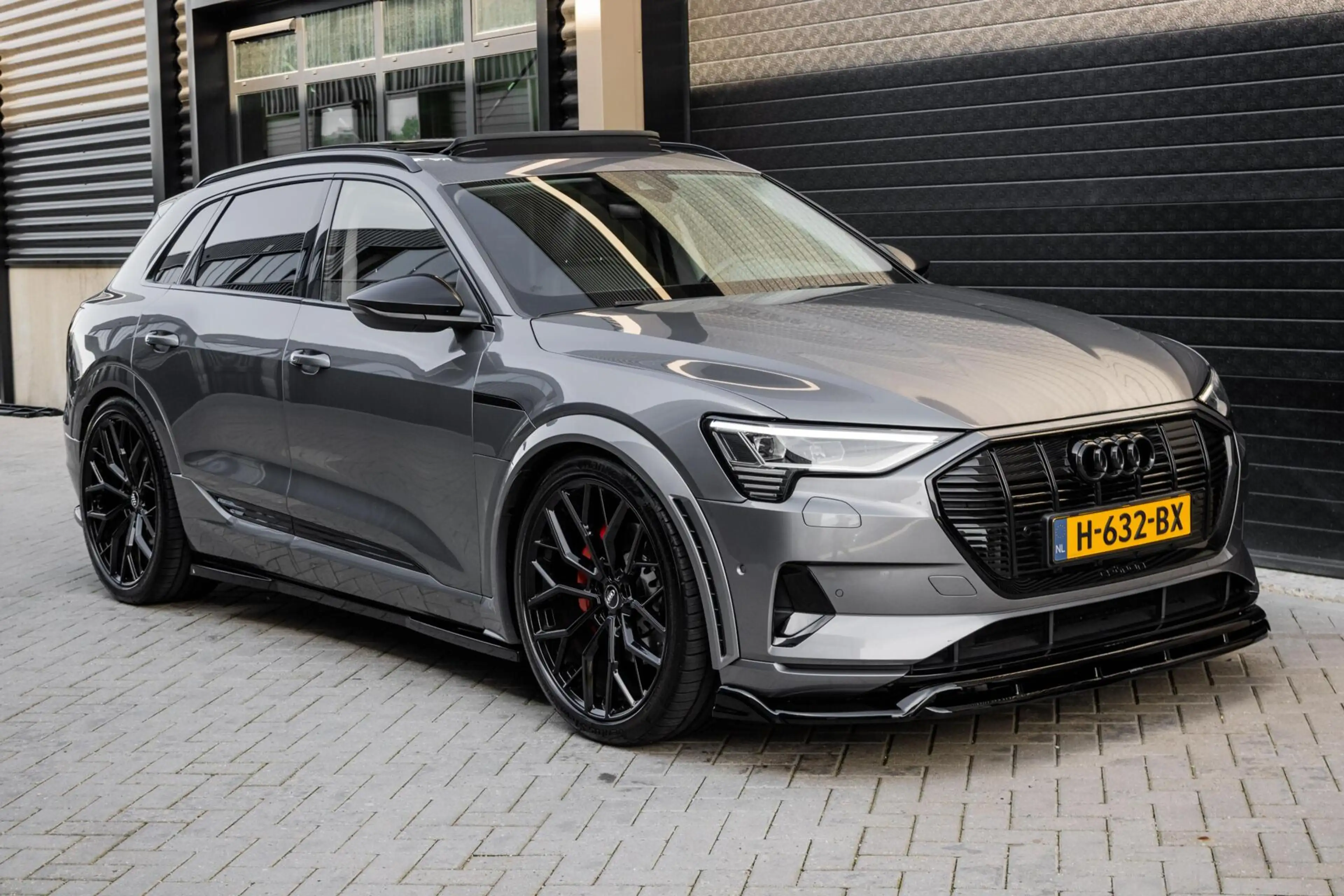 Audi e-tron 50 Quattro S 71 kWh | PANO | LEER | CARPLAY | 23" — photo 5