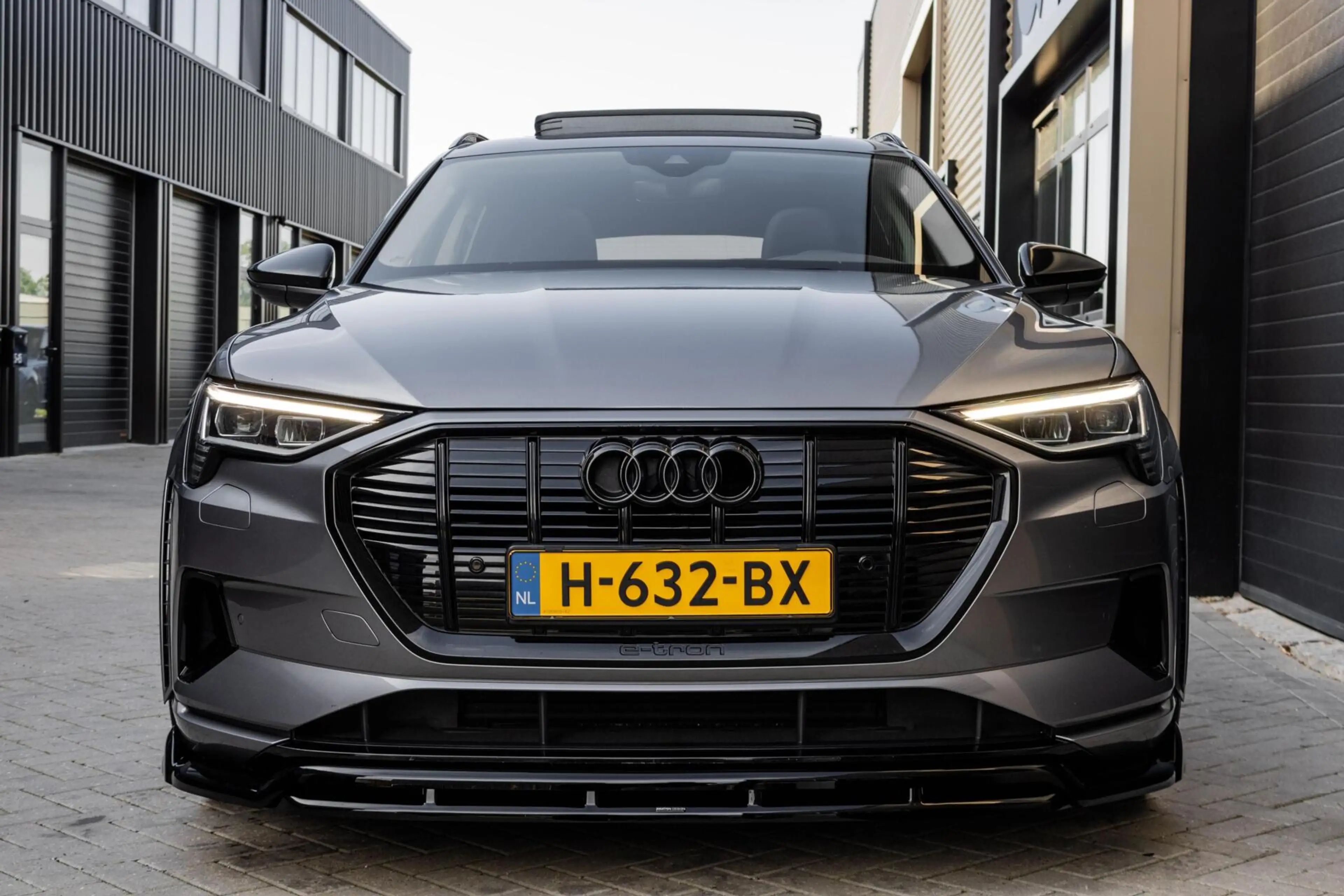 Audi e-tron 50 Quattro S 71 kWh | PANO | LEER | CARPLAY | 23" — photo 14