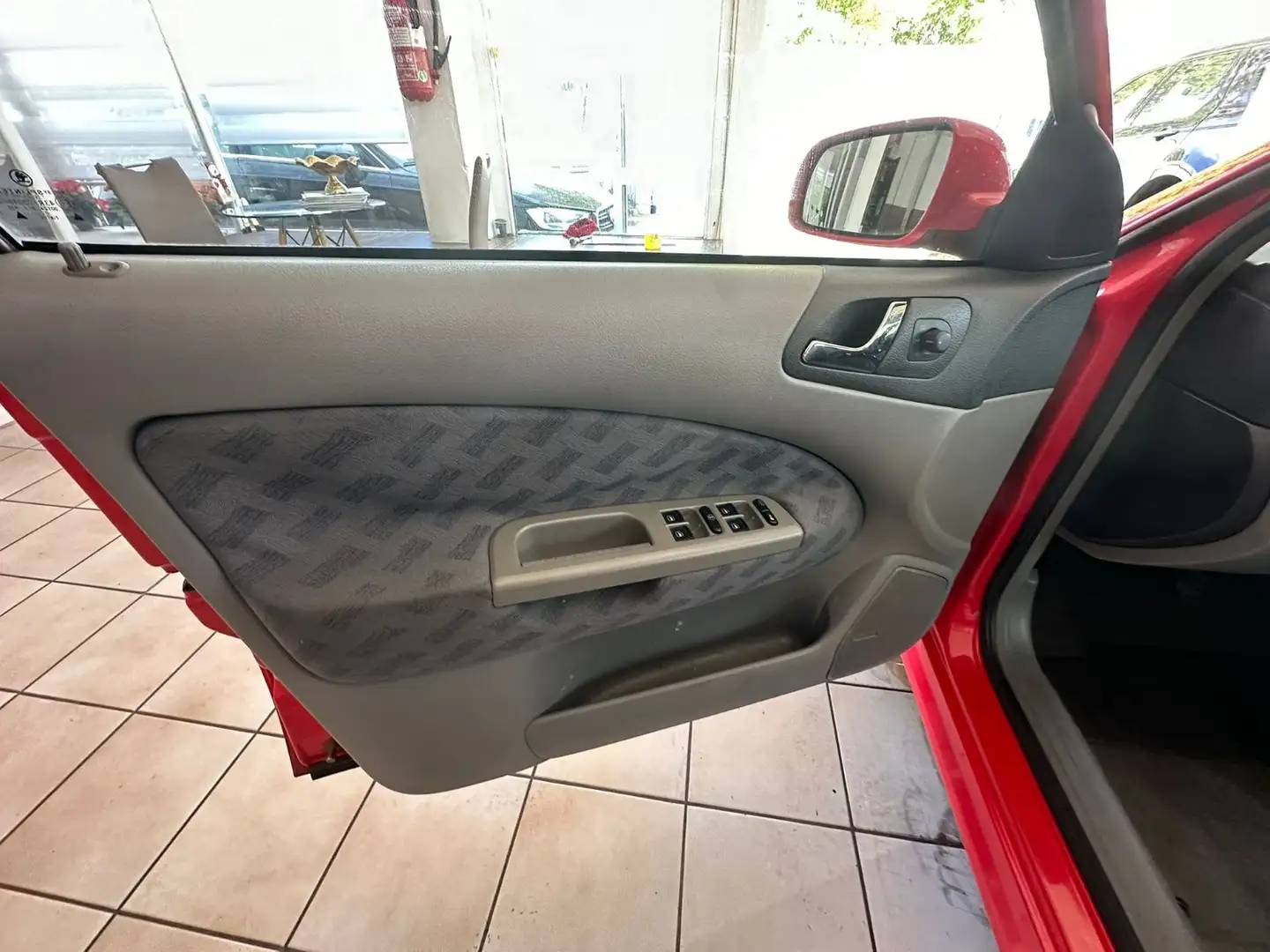 Skoda Octavia 1.6 Limousine klima Červená - 2