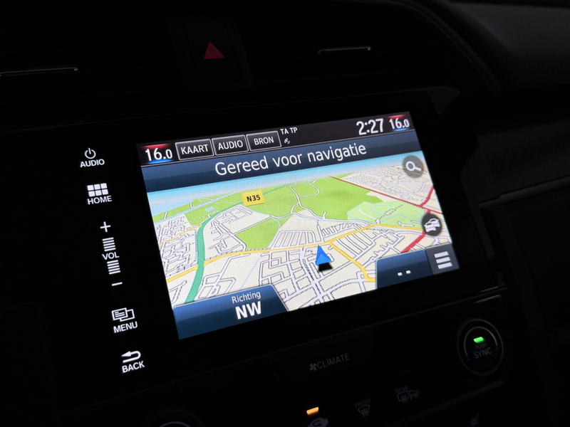 Honda Civic 1.5 i-VTEC Sport /Clima/ACC/PDC+Camera/LED/CarPlay — photo 38
