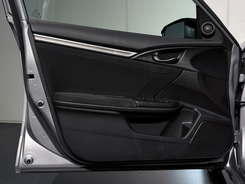 Honda Civic 1.5 i-VTEC Sport /Clima/ACC/PDC+Camera/LED/CarPlay — photo 30