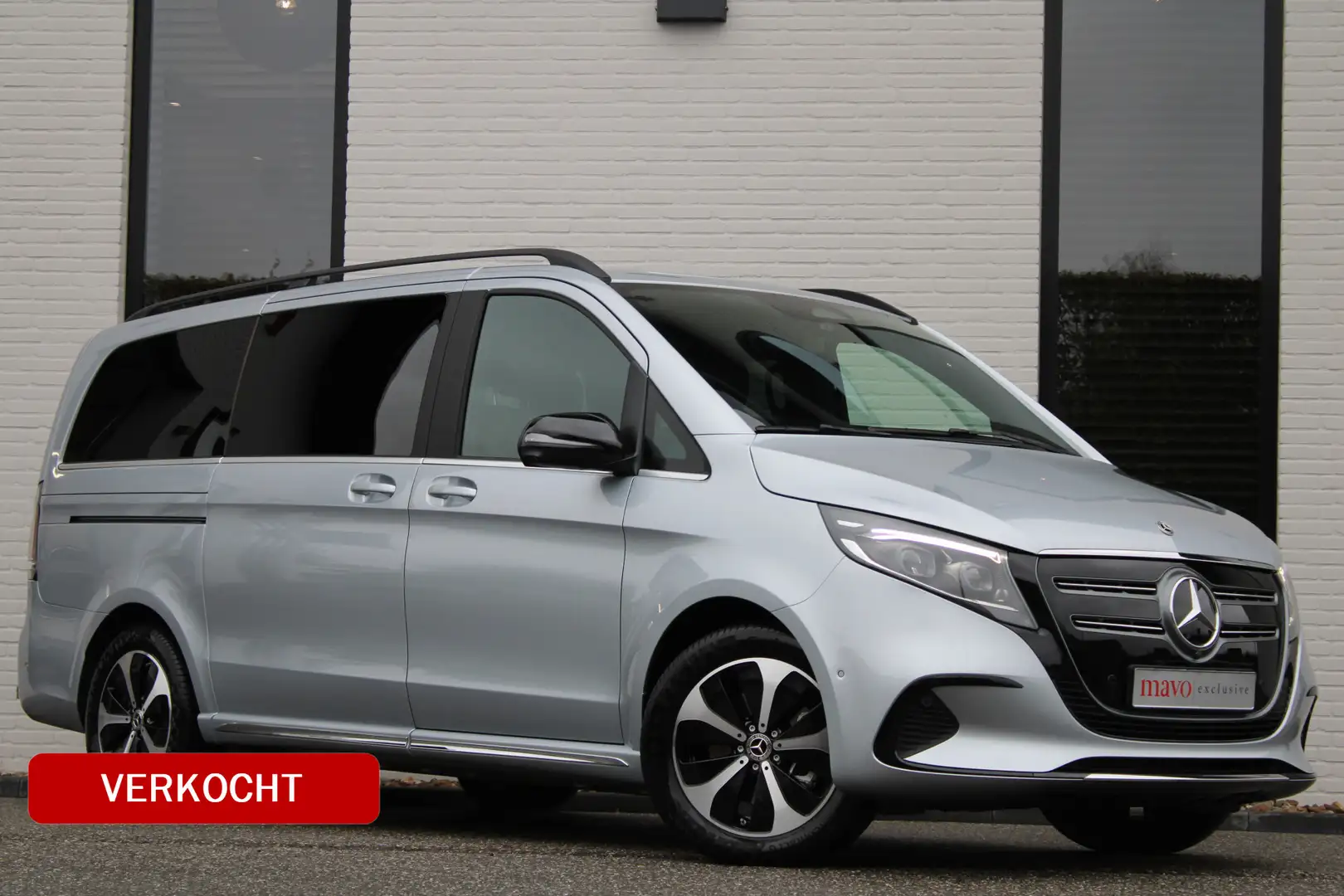 Mercedes-Benz EQV 300 L2 / AMG / New Model / Luchtvering / 7-Persoons / Argent - 1