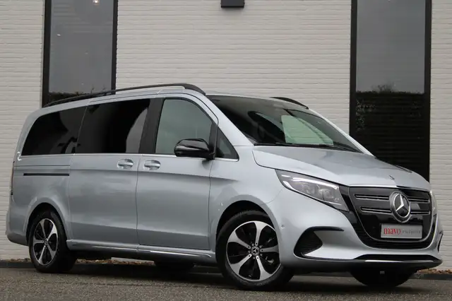 Mercedes-Benz EQV 300 L2 / AMG / New Model / Luchtvering / 7-Persoons /