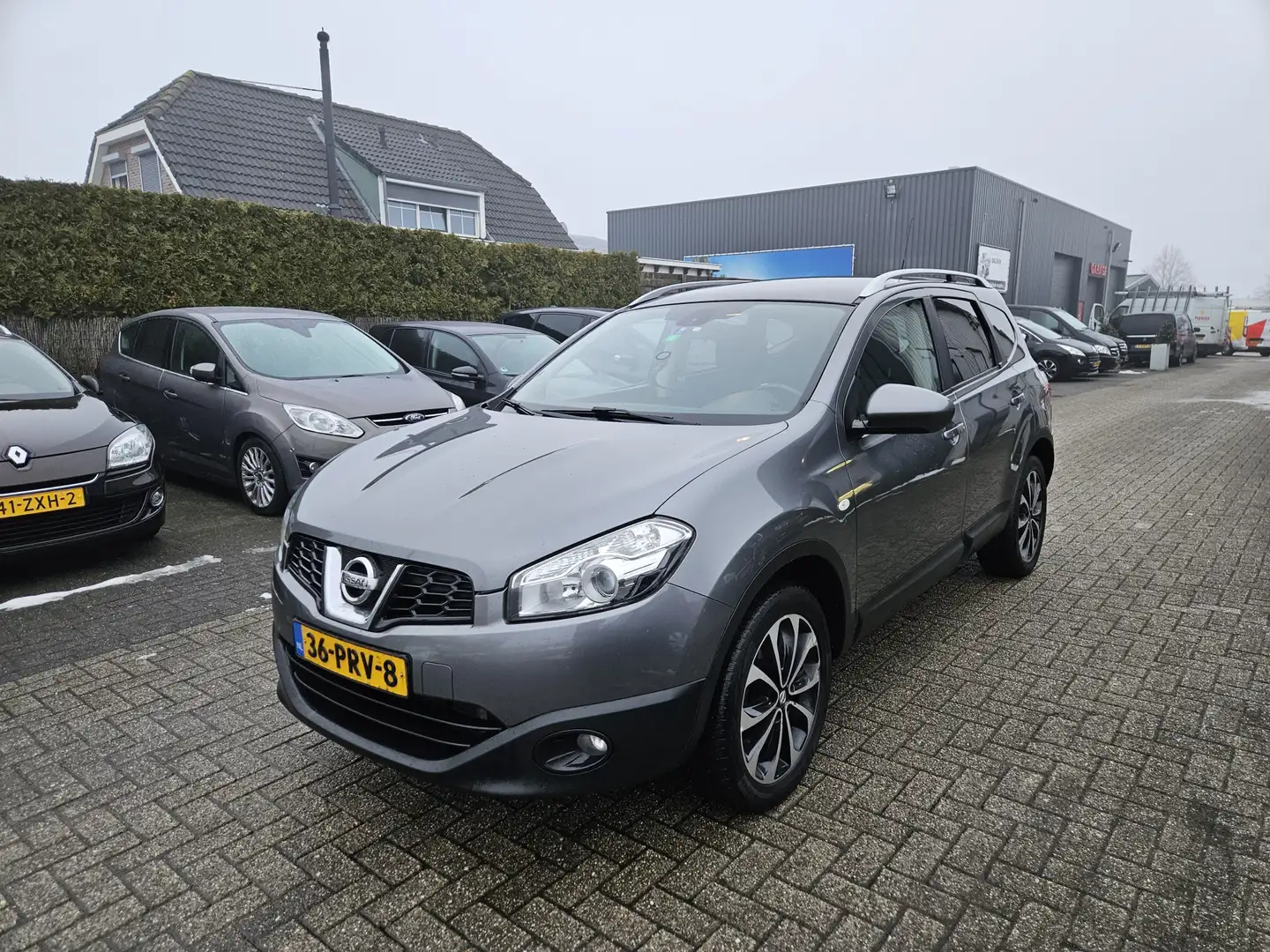Nissan Qashqai+2 2.0 dCi Connect Edition Grau - 1