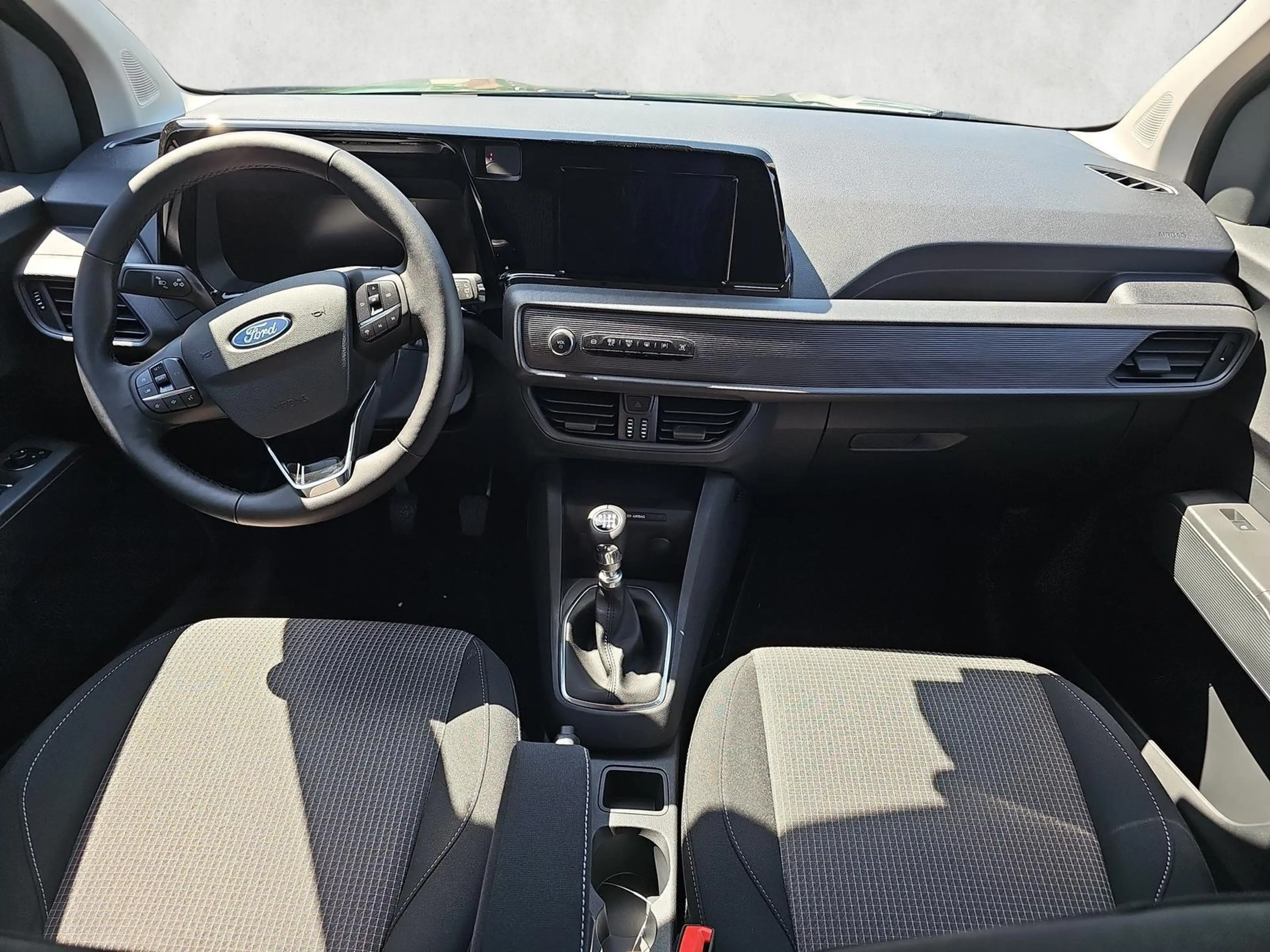 Ford Tourneo Courier Trend 1.0 EB 5JGar Kamera AHK 92 kW (125 PS), S... — photo 11