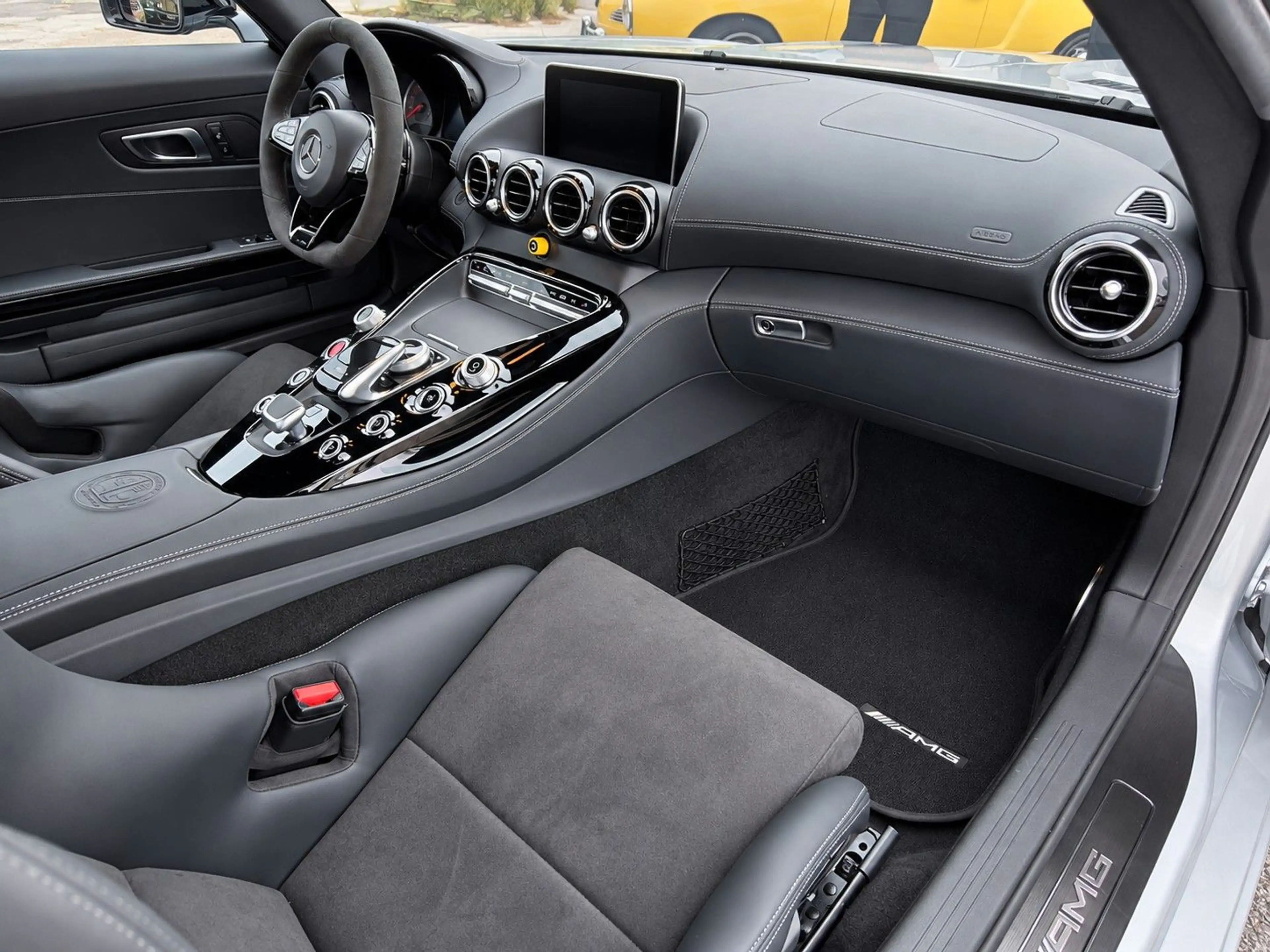Mercedes-Benz AMG GT R Coupe/Orig. 590 km! Neuwagen — photo 12