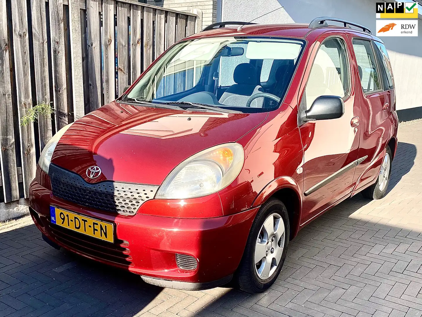 Toyota Yaris Verso 1.3-16V VVT-i Sol Airco Trekhaak N.A.P Rouge - 1