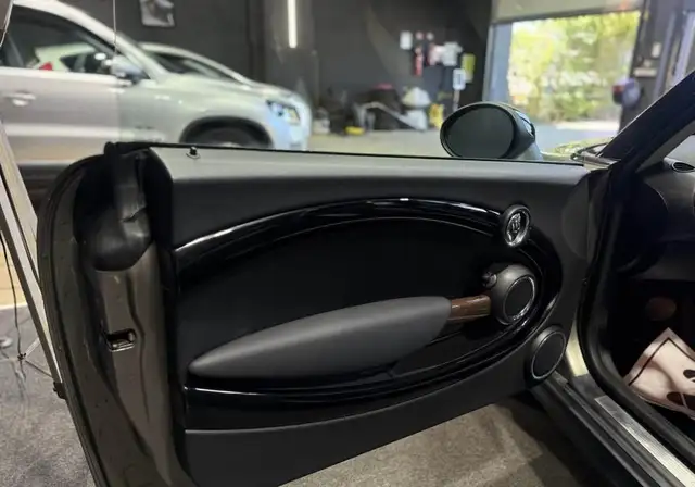 Mini Cooper view 12